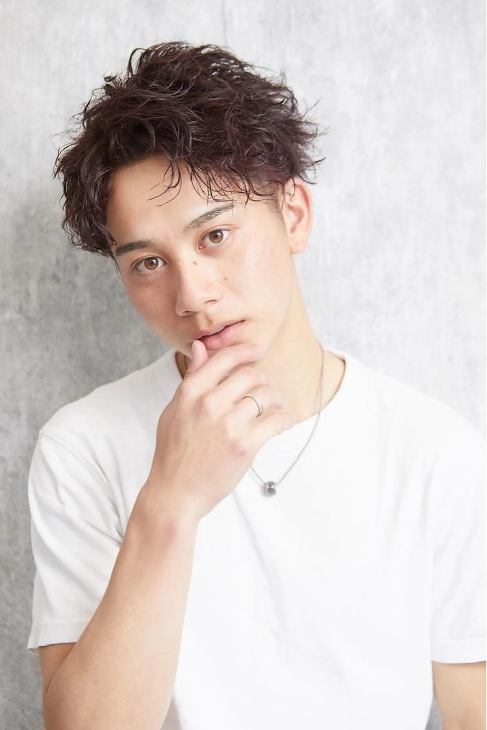 ショート カラー パーマ 𝙱𝙻𝙴𝙽 𝚋𝚢 𝚍𝚘𝚝.所属・🤍BLEN 窓🤍のヘアスタイル