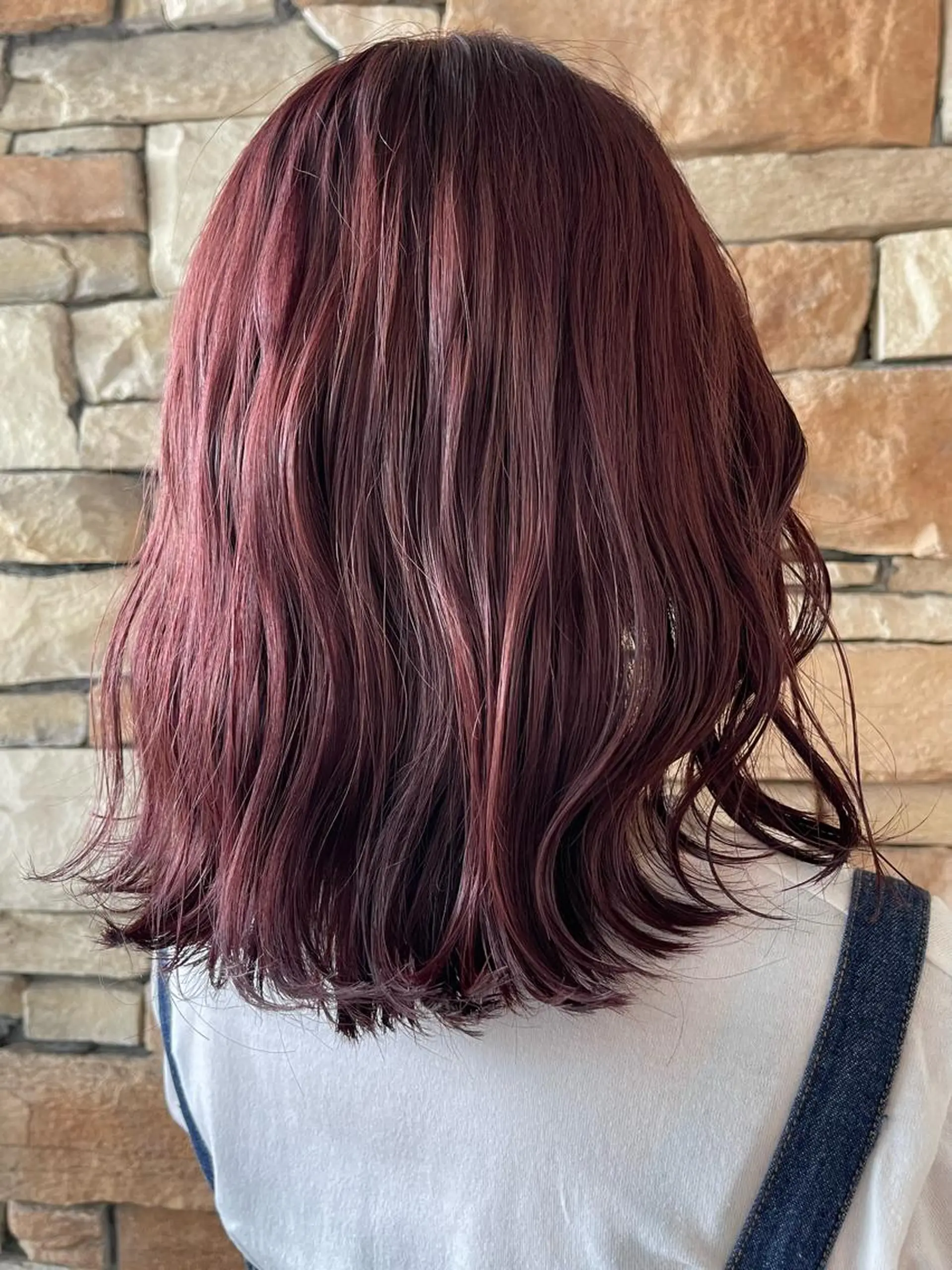 ミディアム ワタナベ アオイのヘアスタイル