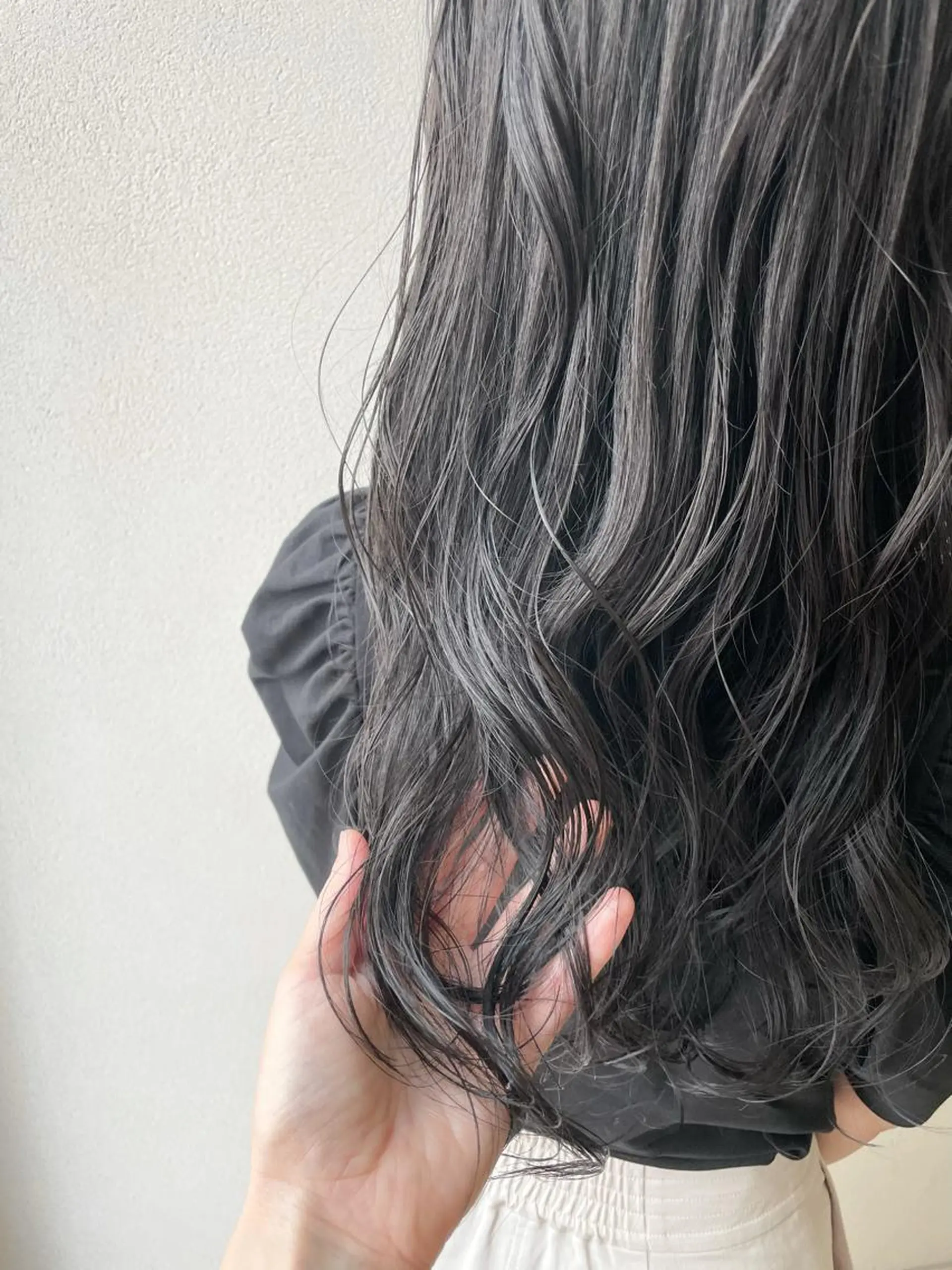 ロング カラー アッシュ アッシュグレー アッシュグレージュ 透明感カラー グレージュ 沢田 瞳のヘアスタイル