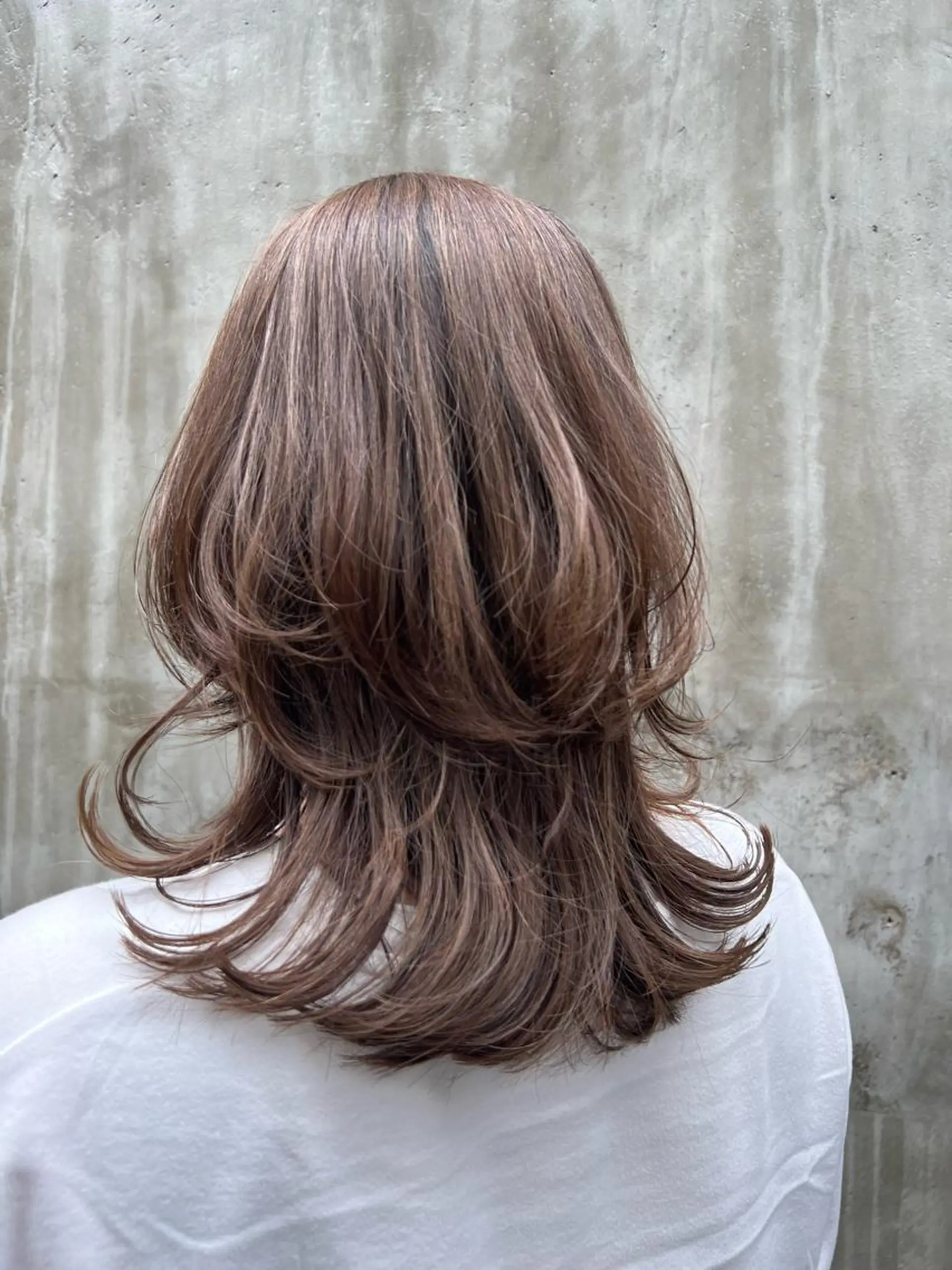 ミディアム カラー ウルフカット カット 🍇おぐら めぐみ🍇のヘアスタイル