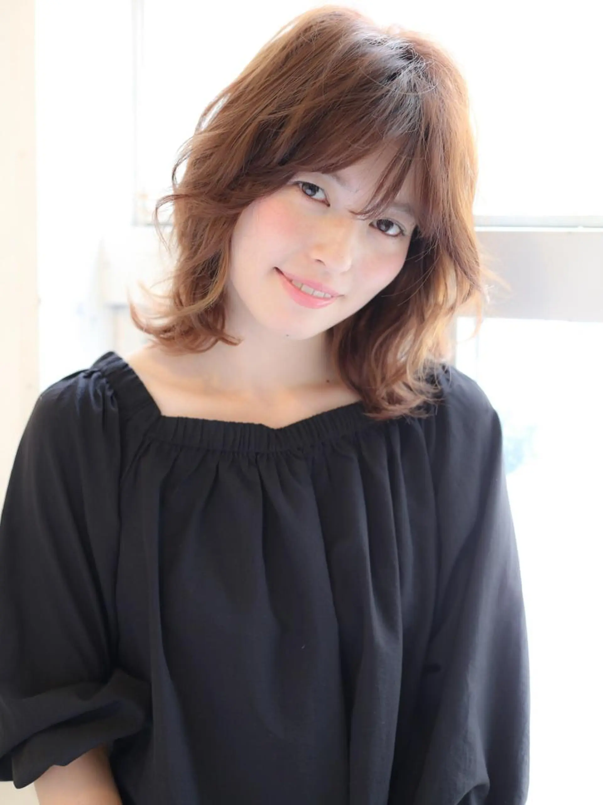 ミディアム 石渡このみ 🍊レイヤーカットのヘアスタイル