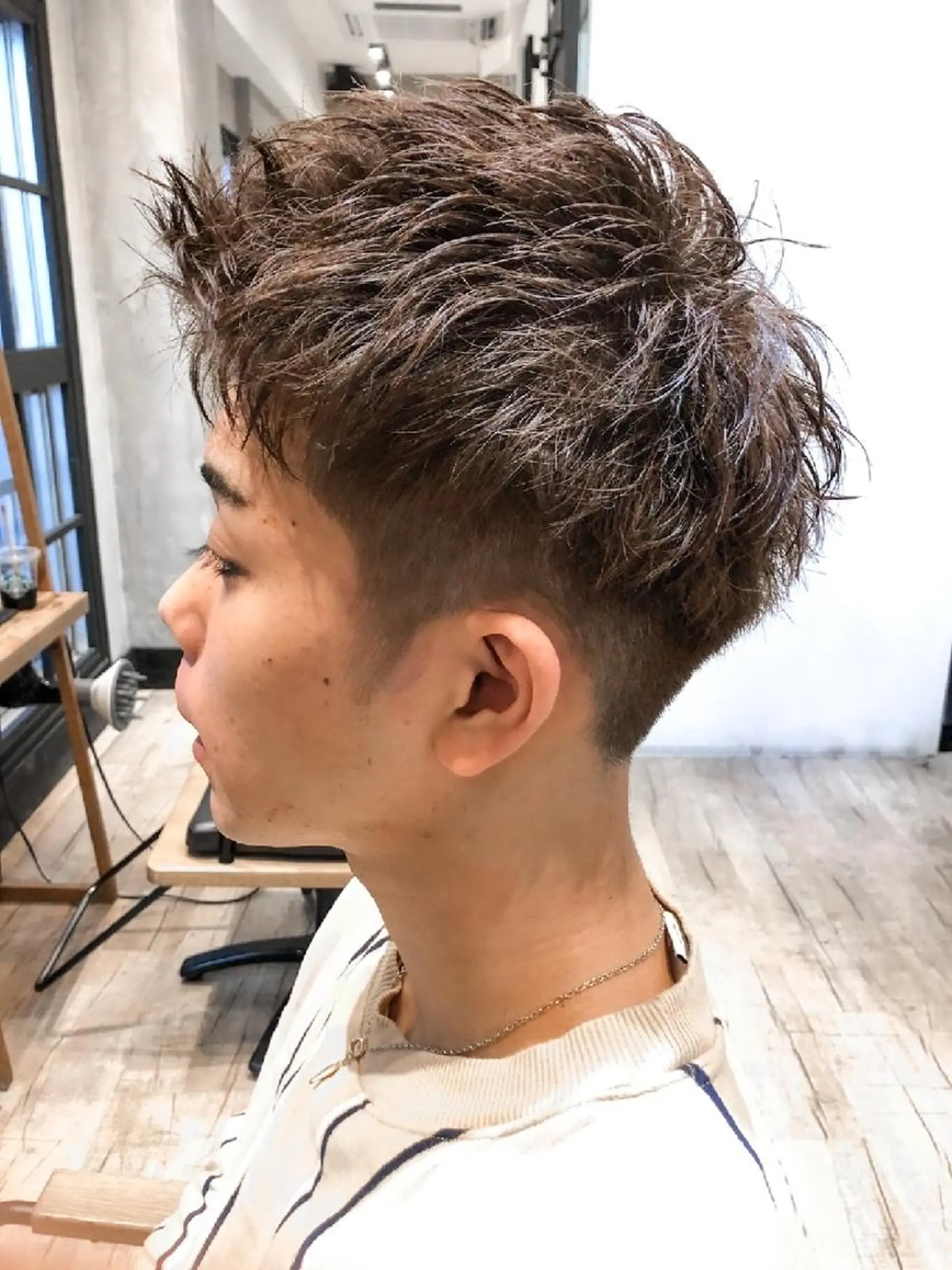 メンズ ショート カラー モヒカン ベージュカラー amie高崎所属・高崎メンズパーマ 髪質改善TAKEのヘアスタイル