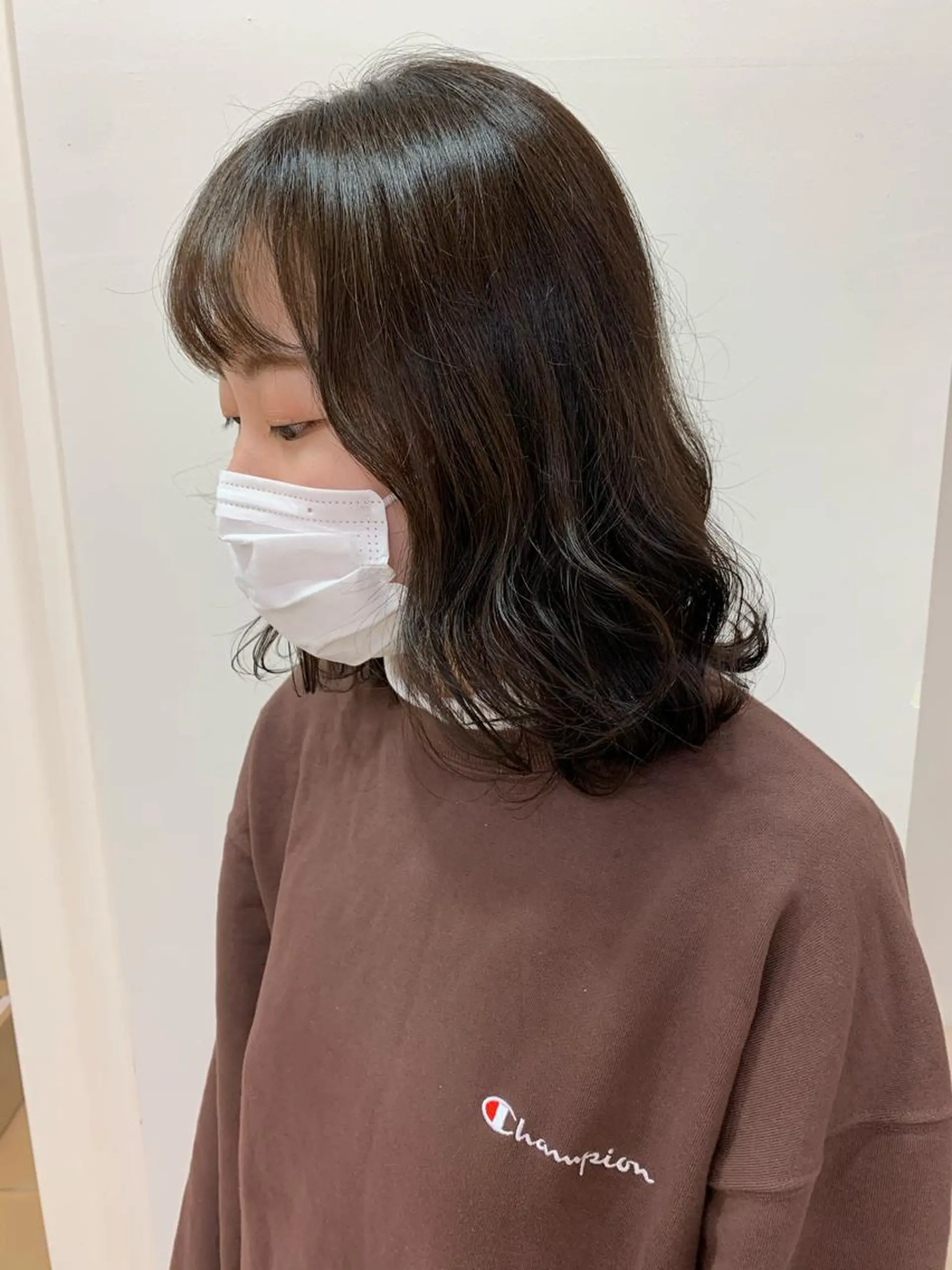 ミディアム カラー カット ヘアカラー トリートメント 顔まわりカット✄ ベージュカラー🧸のヘアスタイル