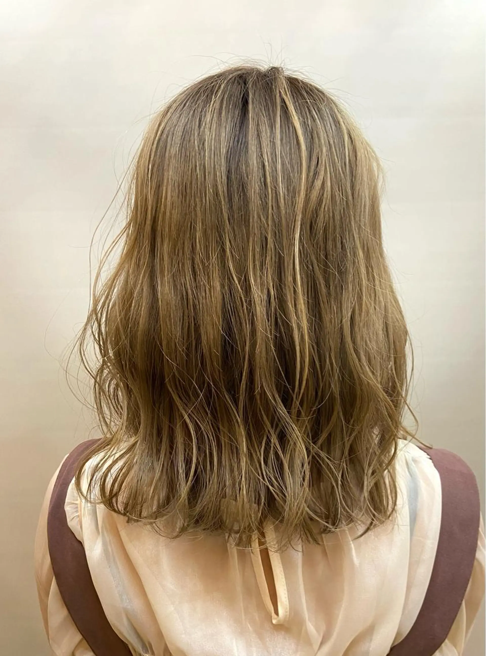 セミロング カラー ヘアカラー トリートメント 再現性◎✨艶髪🔆 川﨑友稀のヘアスタイル