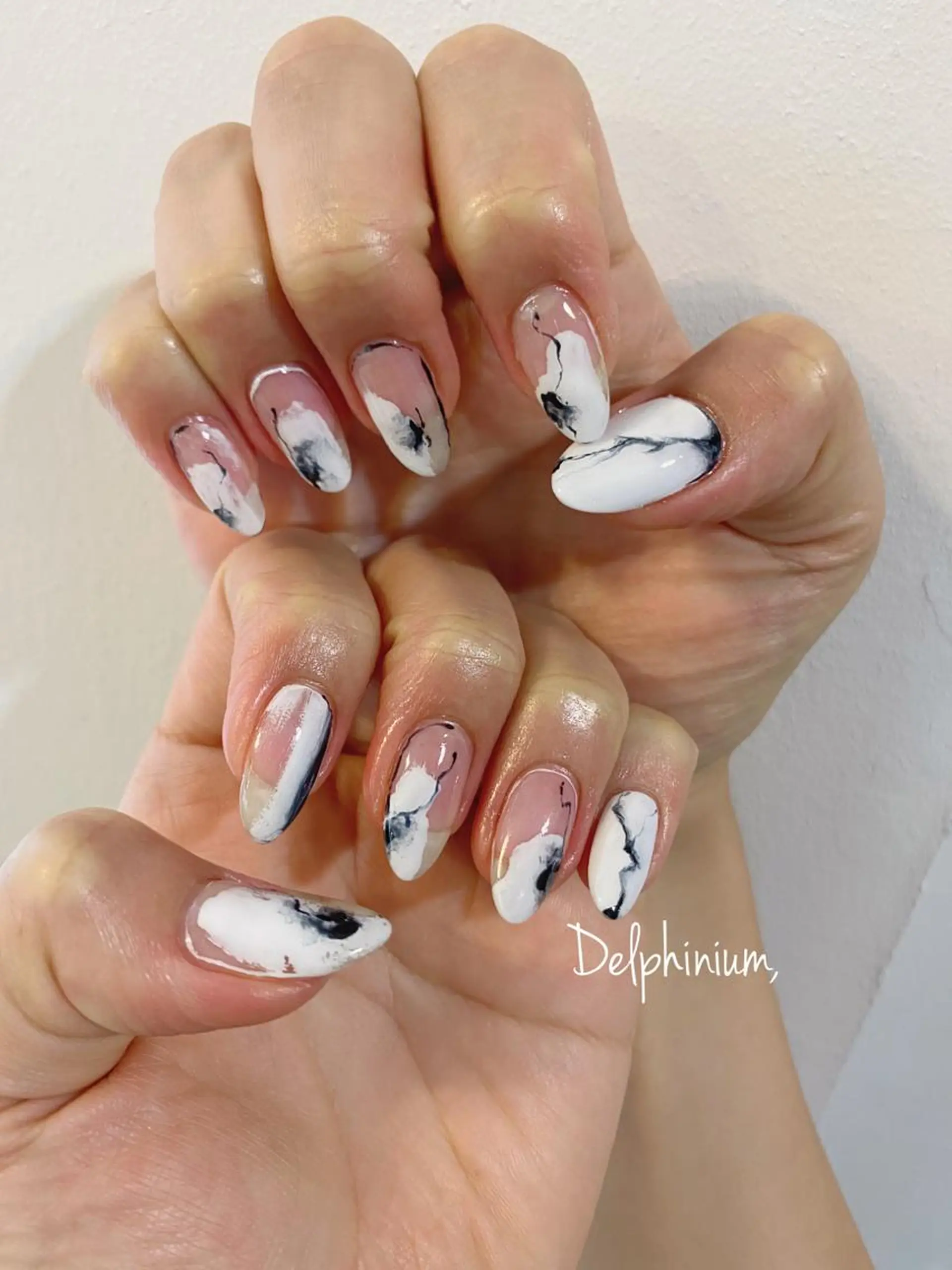 ネイル ジェルネイル パラジェル ホワイト ハンドネイル 岡本 友恵のネイルデザイン