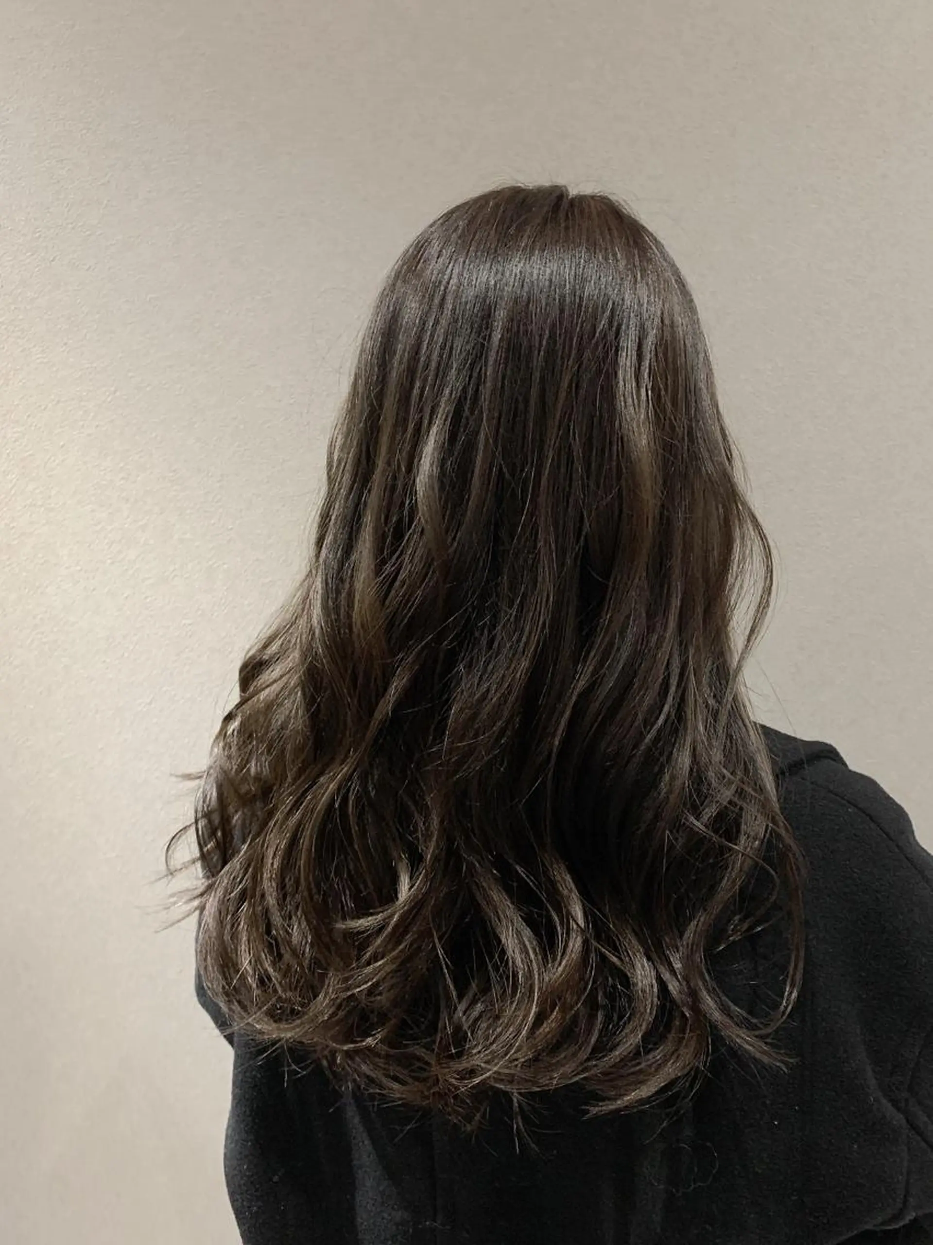 セミロング カラー グレージュ ハイライトカラー ハイライト 難波/髪質改善/スパ ツヤ／顔周りレイヤーのヘアスタイル