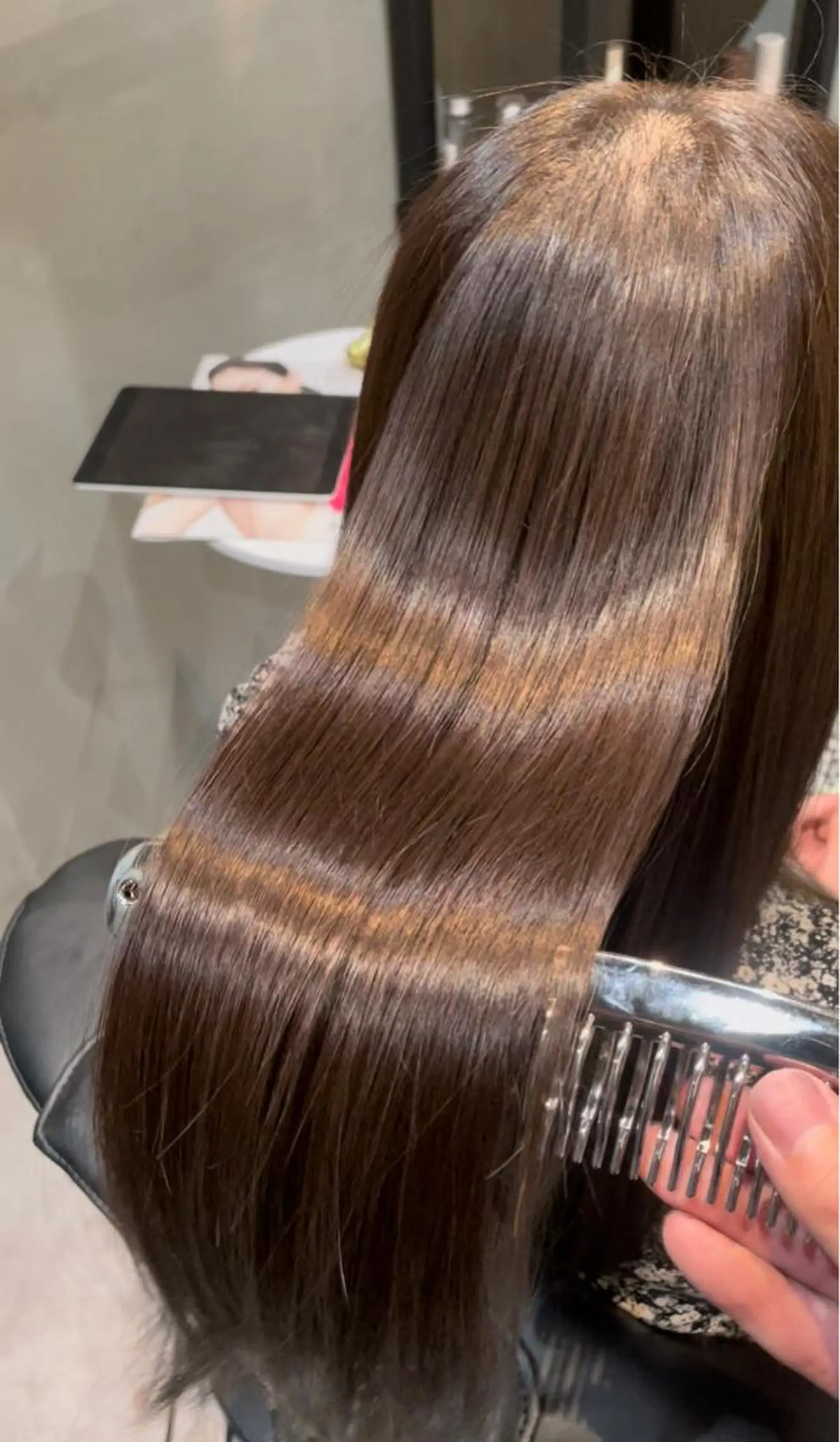 ロング パーマ 【レイヤーカット】 関根【コテ巻パーマ】のヘアスタイル