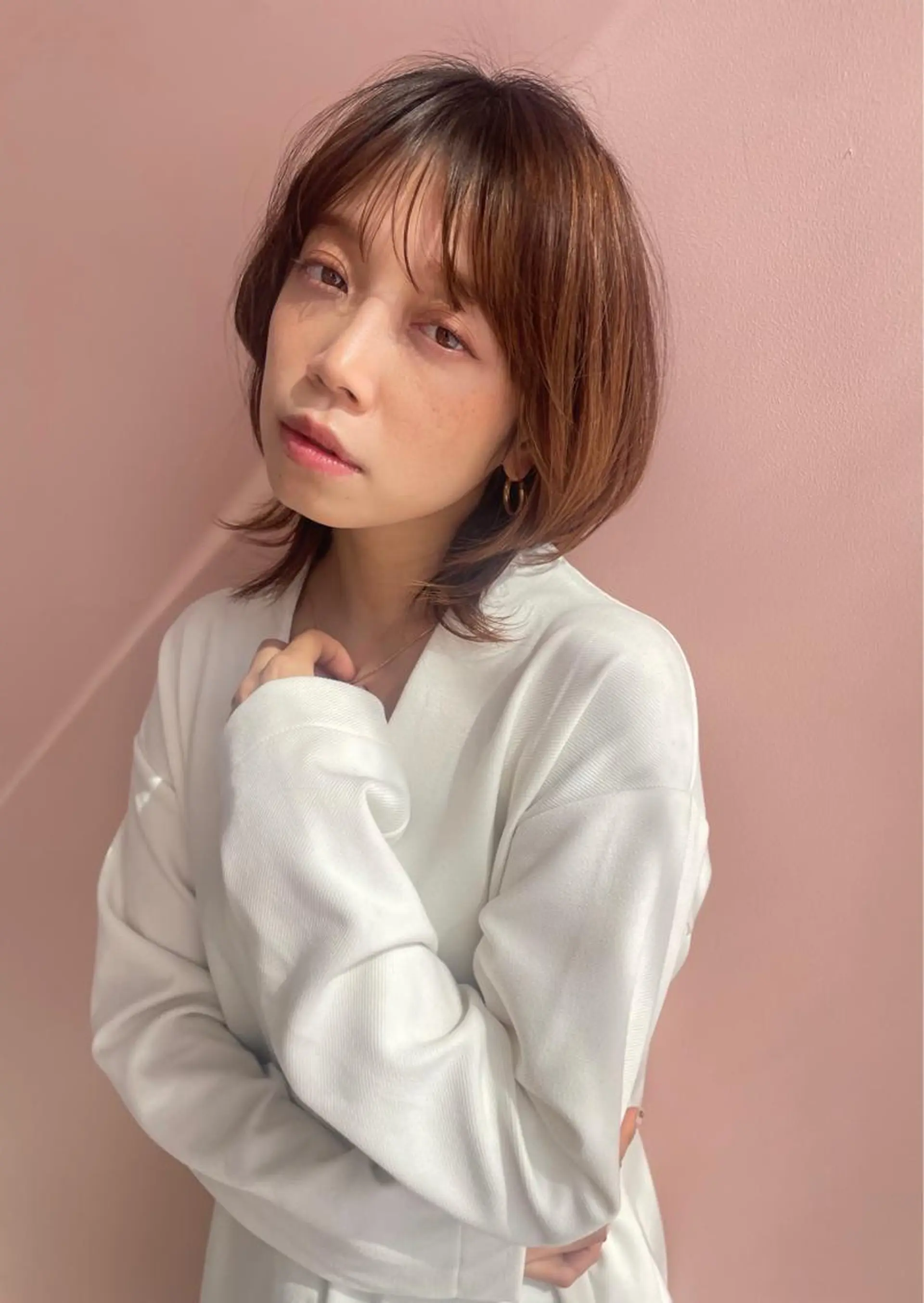 ミディアム ミディアムレイヤー レイヤーカット シースルーバング ウルフカット 🍊美容室TU. LUCE／コン🍊のヘアスタイル