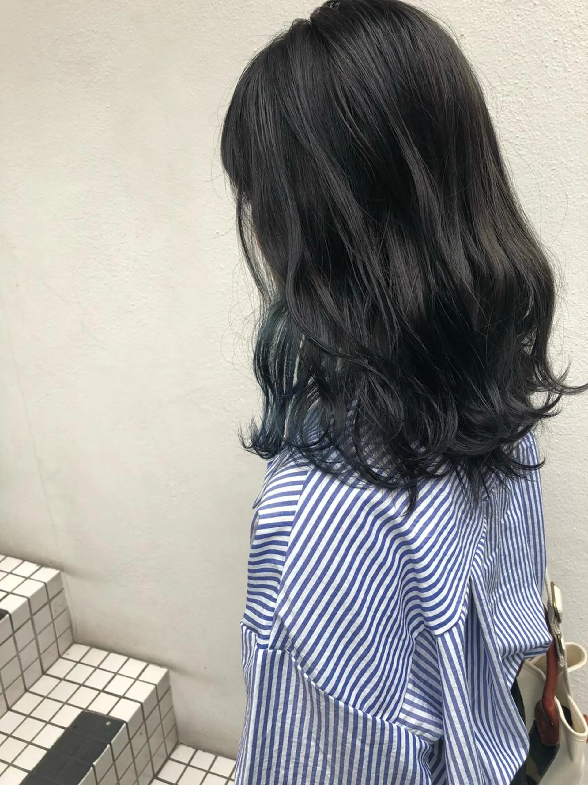 セミロング カラー ブルーカラー SALOWIN三軒茶屋店所属・髪質改善/艶髪 やまなかのヘアスタイル