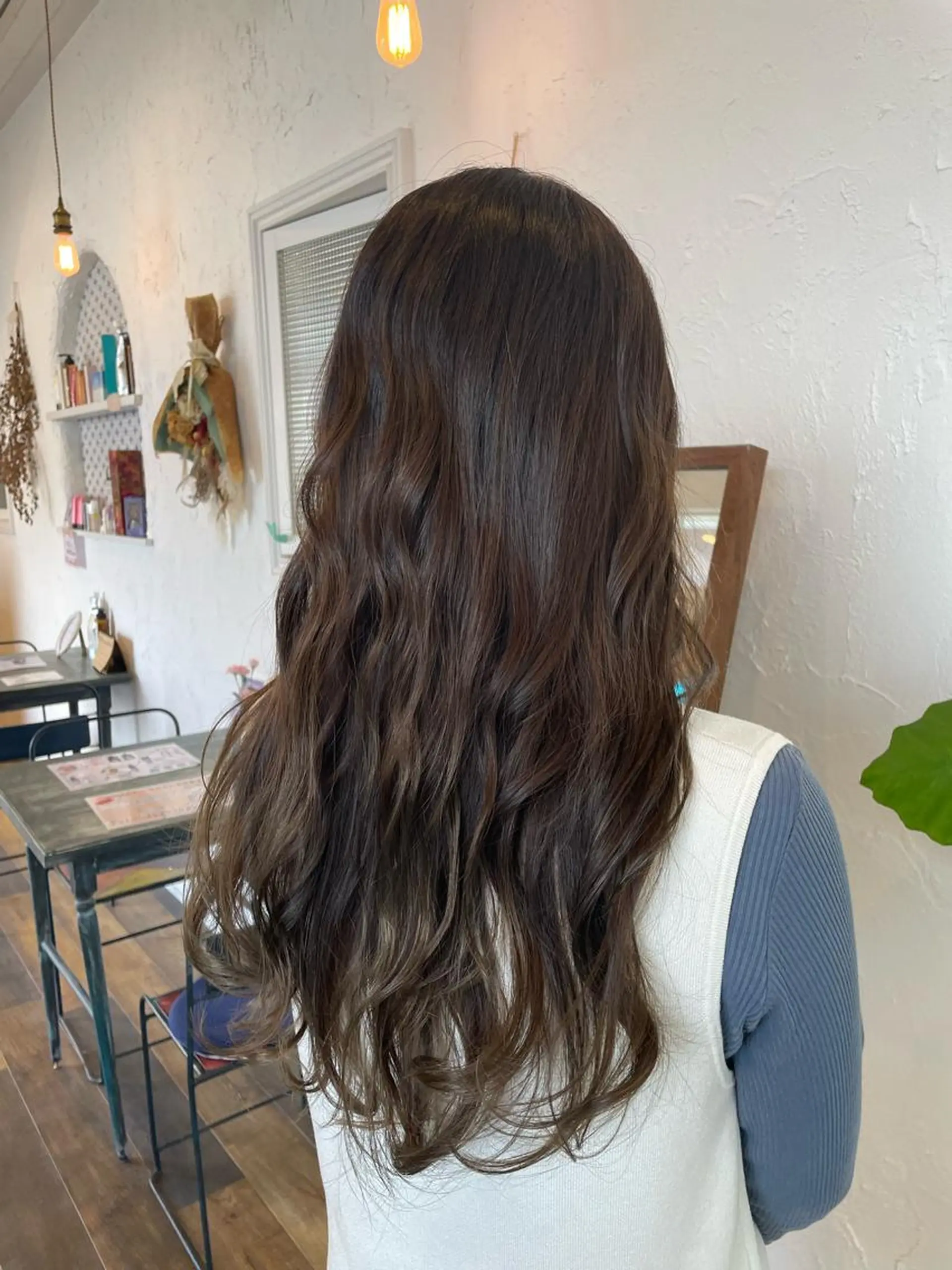 ロング カラー ベージュカラー ブリーチ ブラウンカラー ケアブリーチ デザインカラー カット ヘアカラー ヘッドスパ 🌸小掛🌸 豊橋外国人風カラーのヘアスタイル