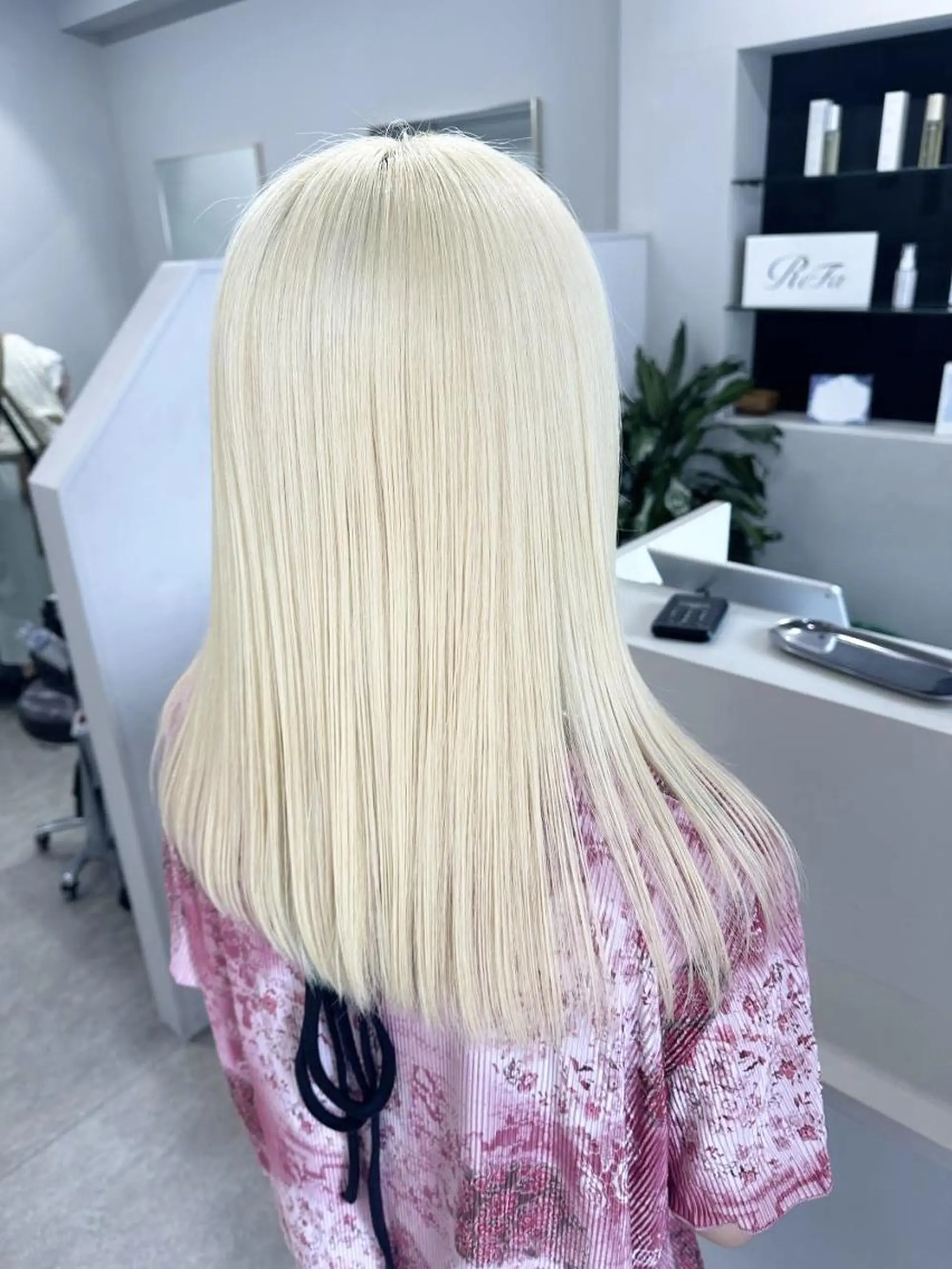 セミロング カラー ✨【公式】 juhl.横浜✨のヘアスタイル