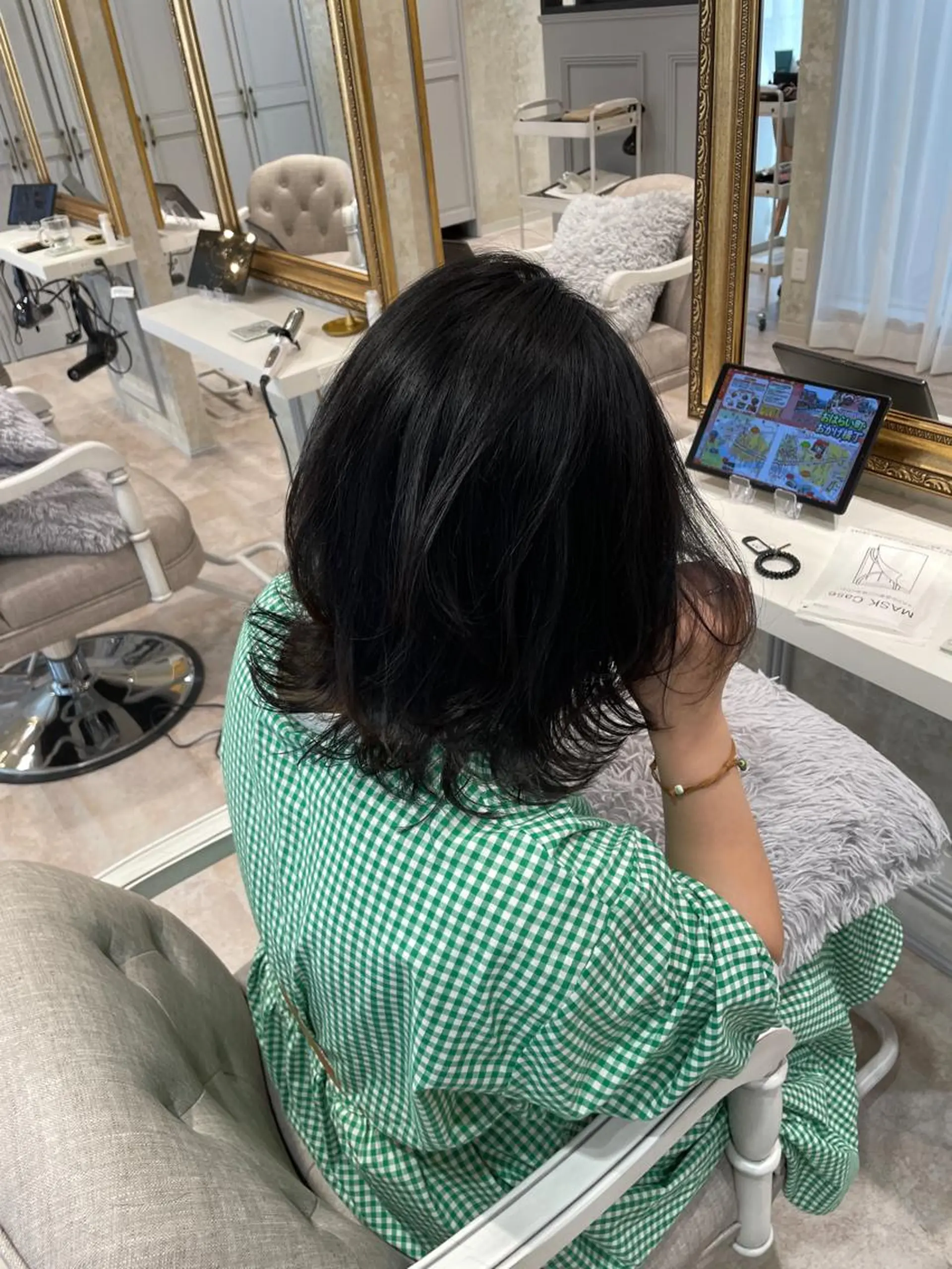 ミディアム 小野 明日香のヘアスタイル