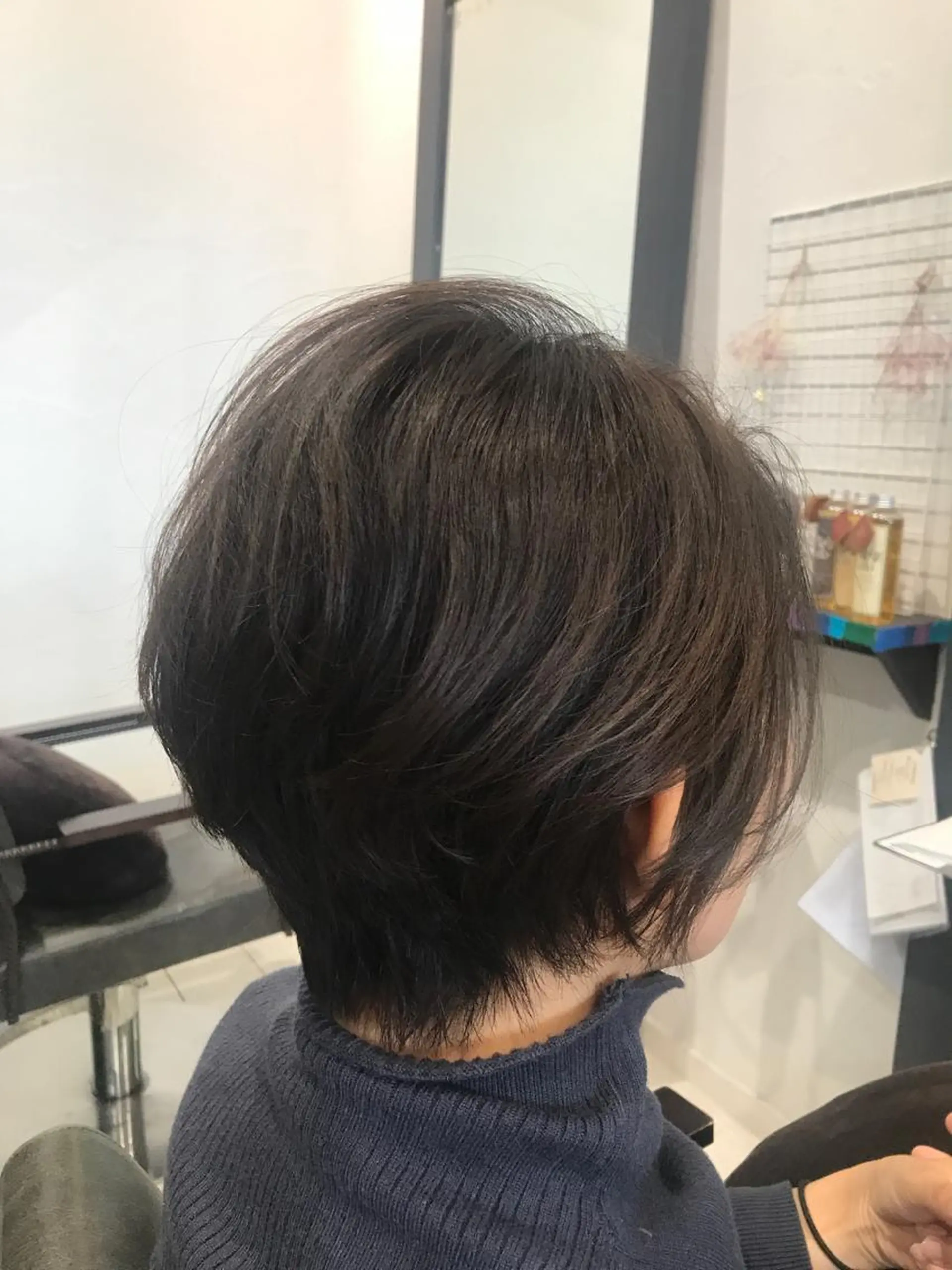 ショート カラー 水原 恵莉香のヘアスタイル