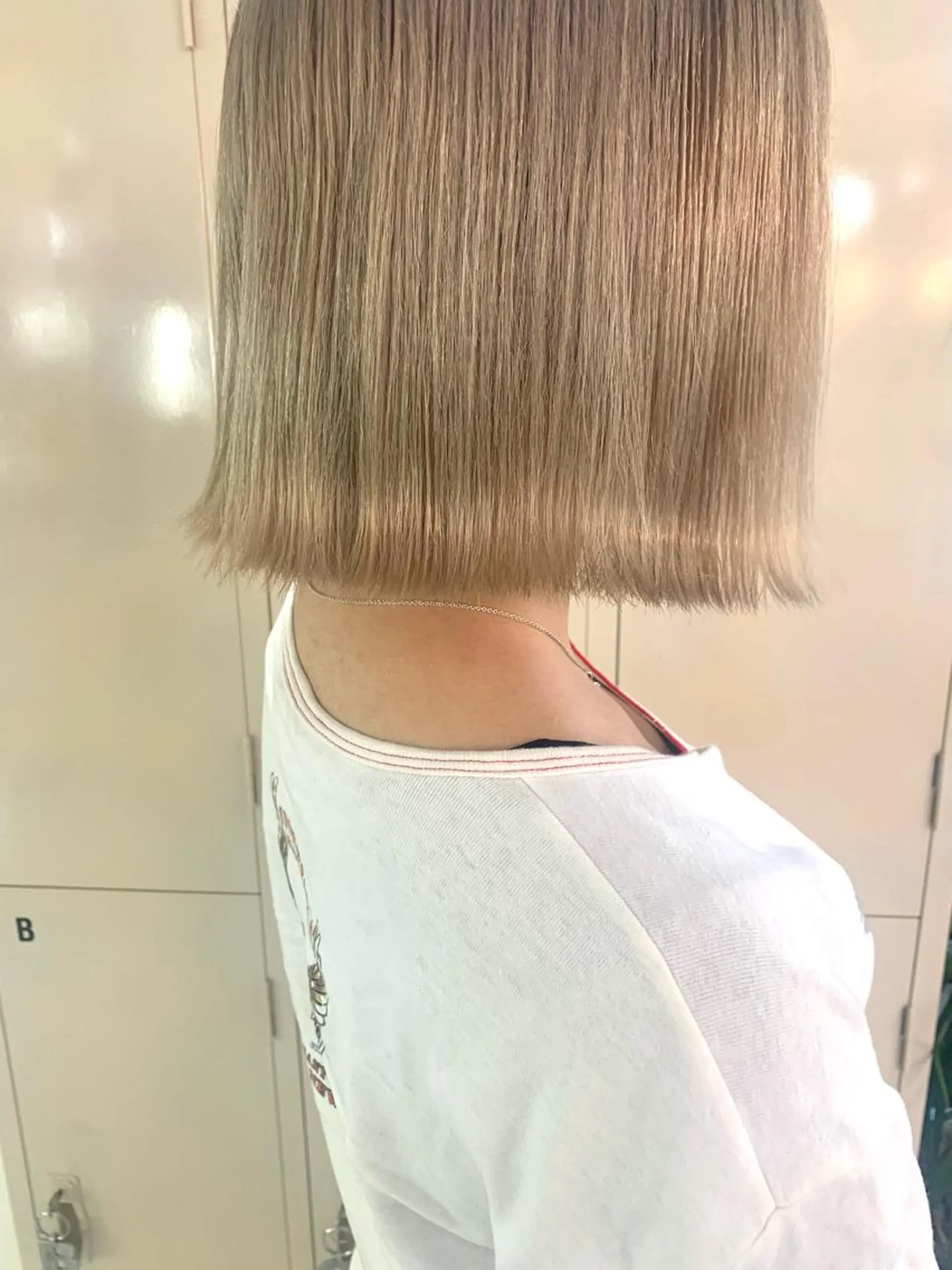 ショート カラー ヘアアレンジ 🧨ブリーチー×ボブ レイヤー💎じゅえるのヘアスタイル