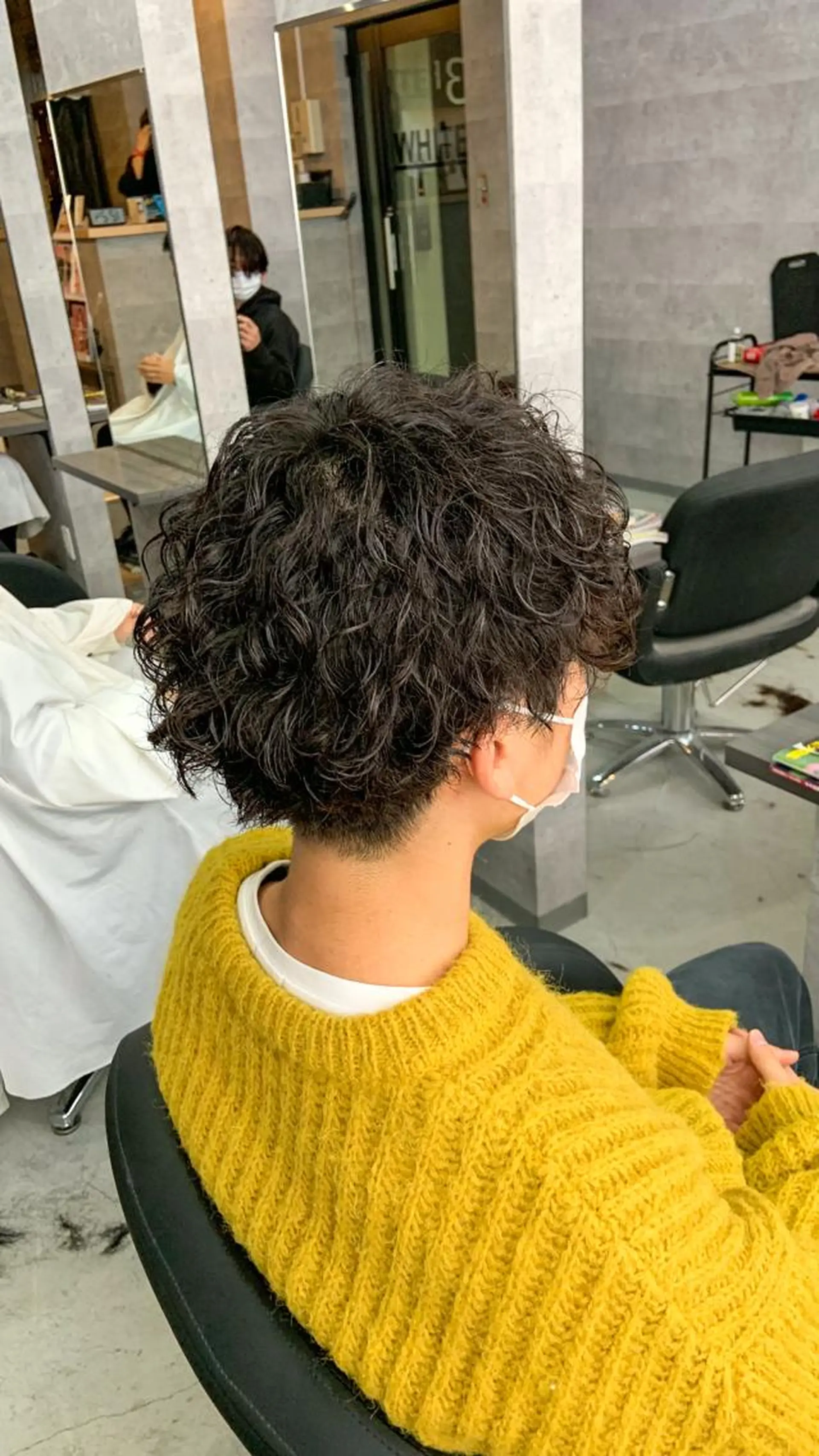 メンズ _WHITE所属・ダウンパーマ 曲がる縮毛矯正のヘアスタイル