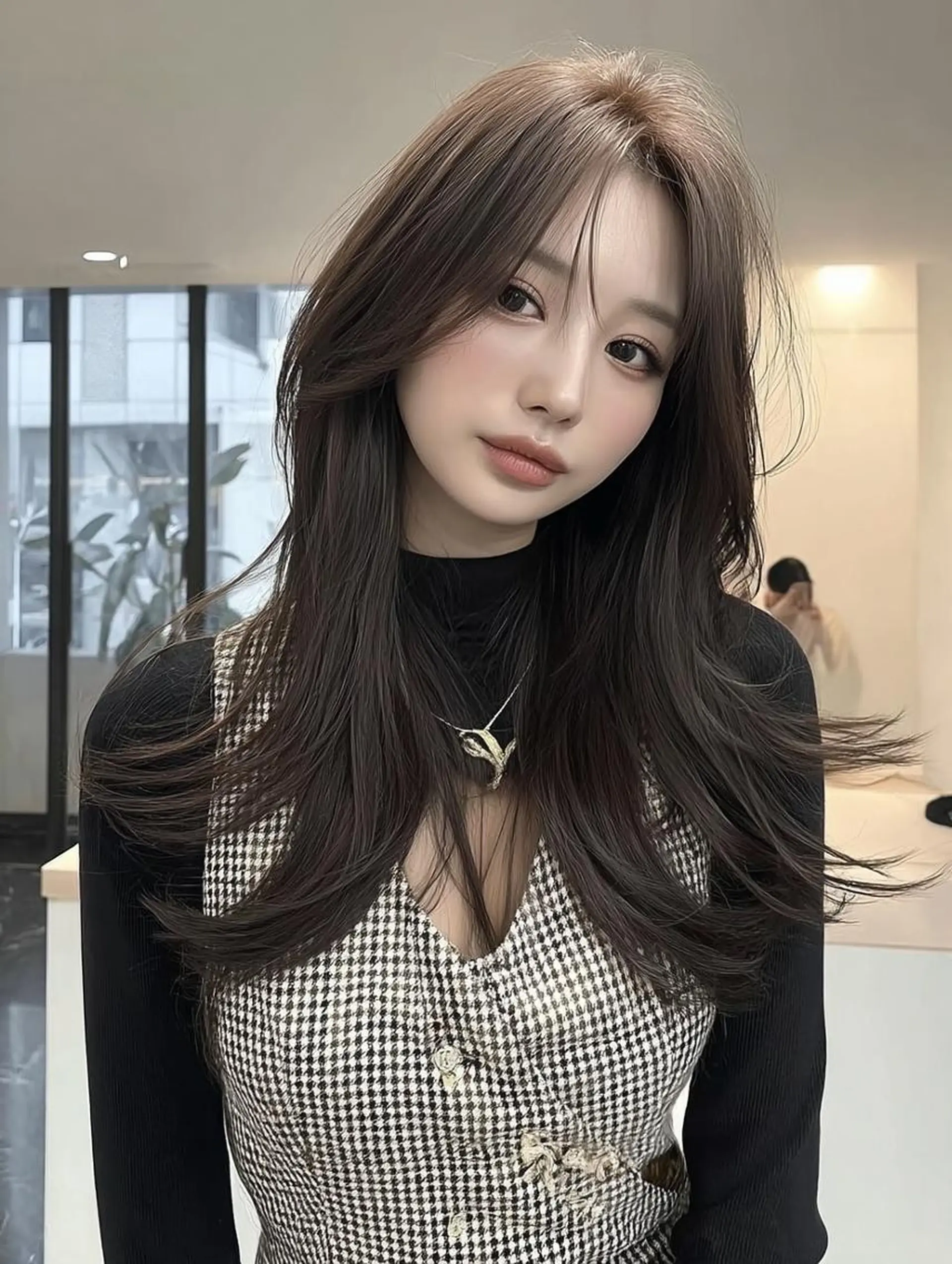 セミロング カット ヘアカラー 青木 りおのヘアスタイル