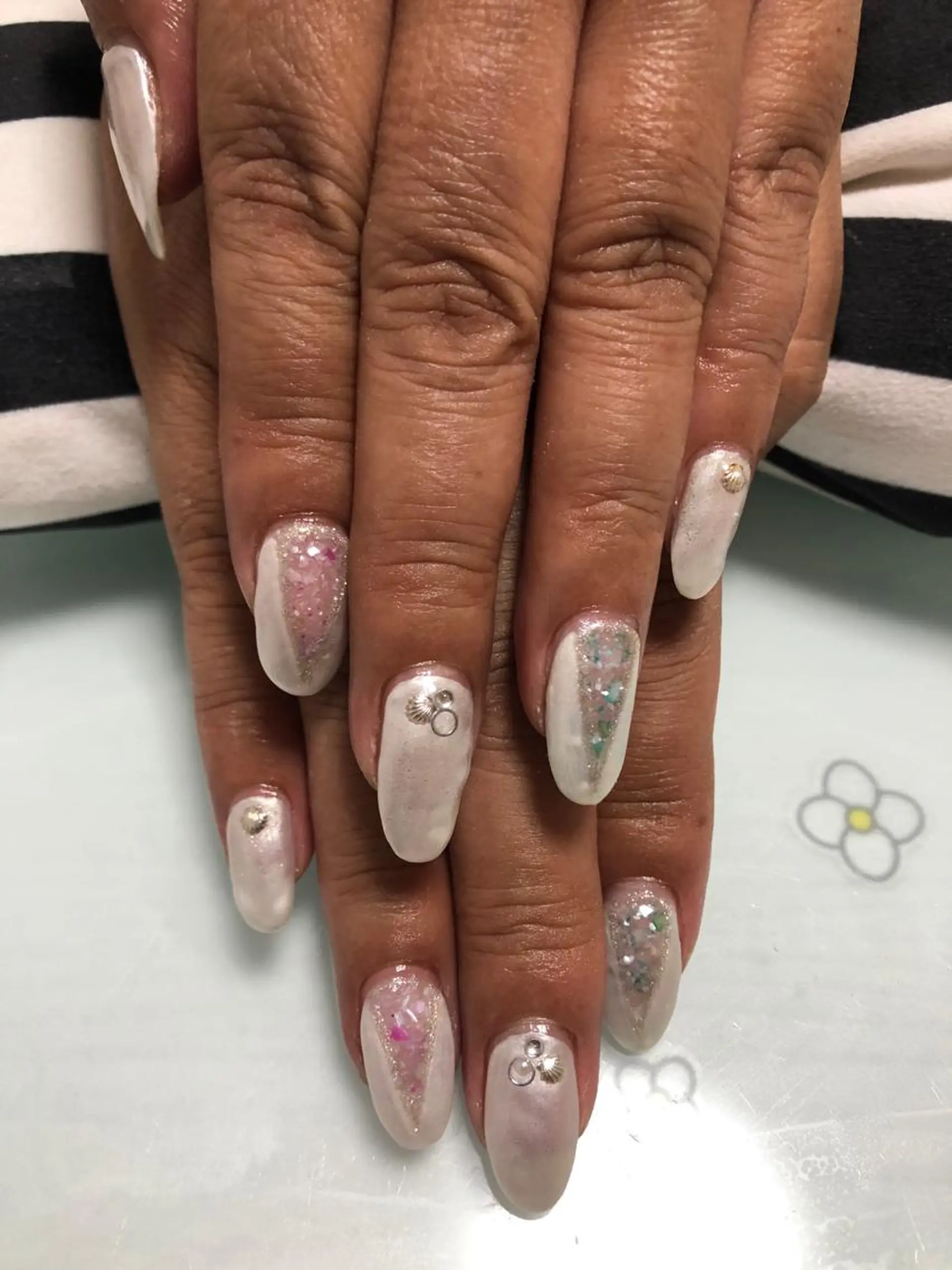 ネイル 石谷 詩織のネイルデザイン