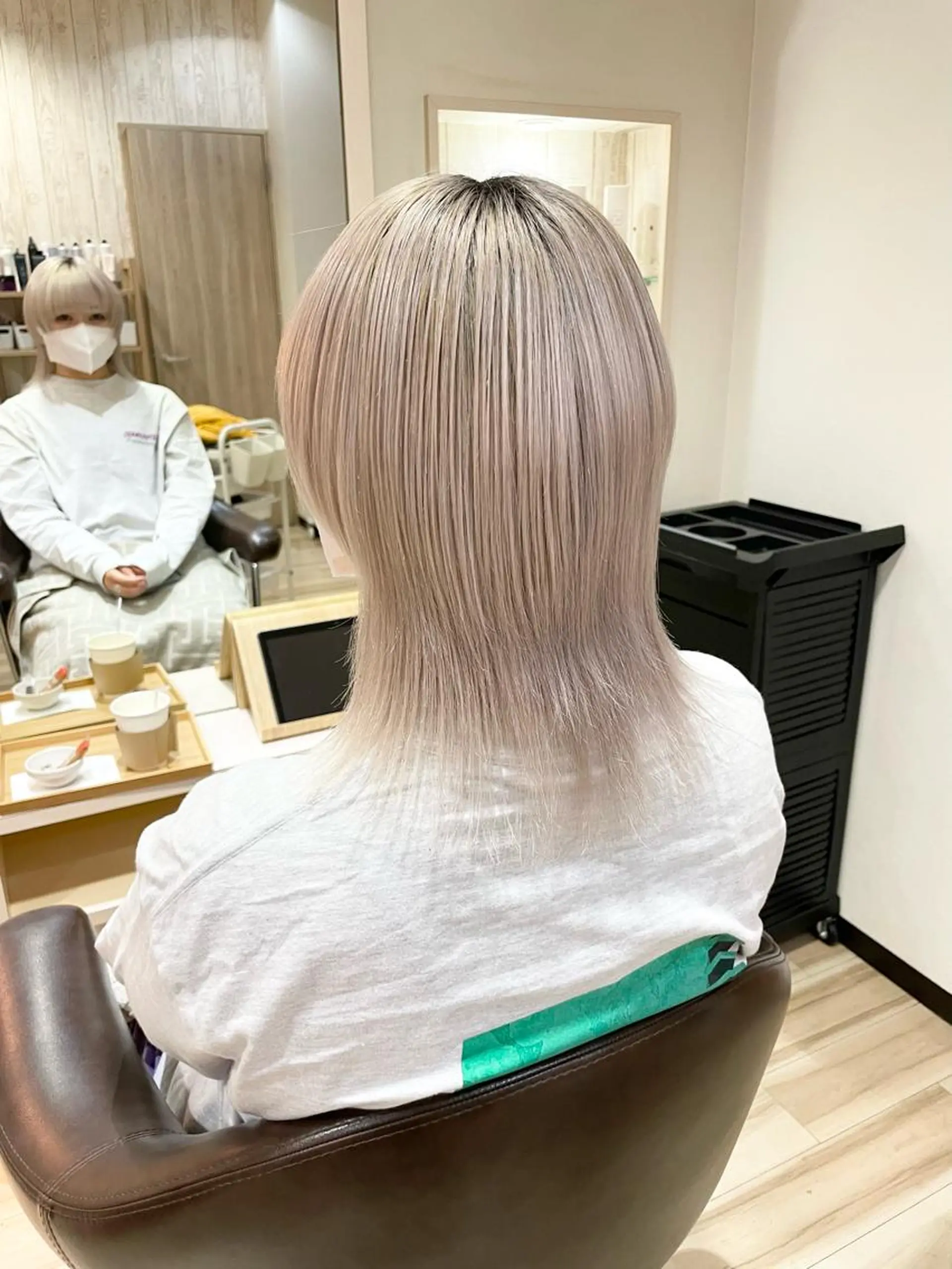 ミディアム カラー 🌈派手髪ハイトーン 🌈鈴木亮太🌈のヘアスタイル