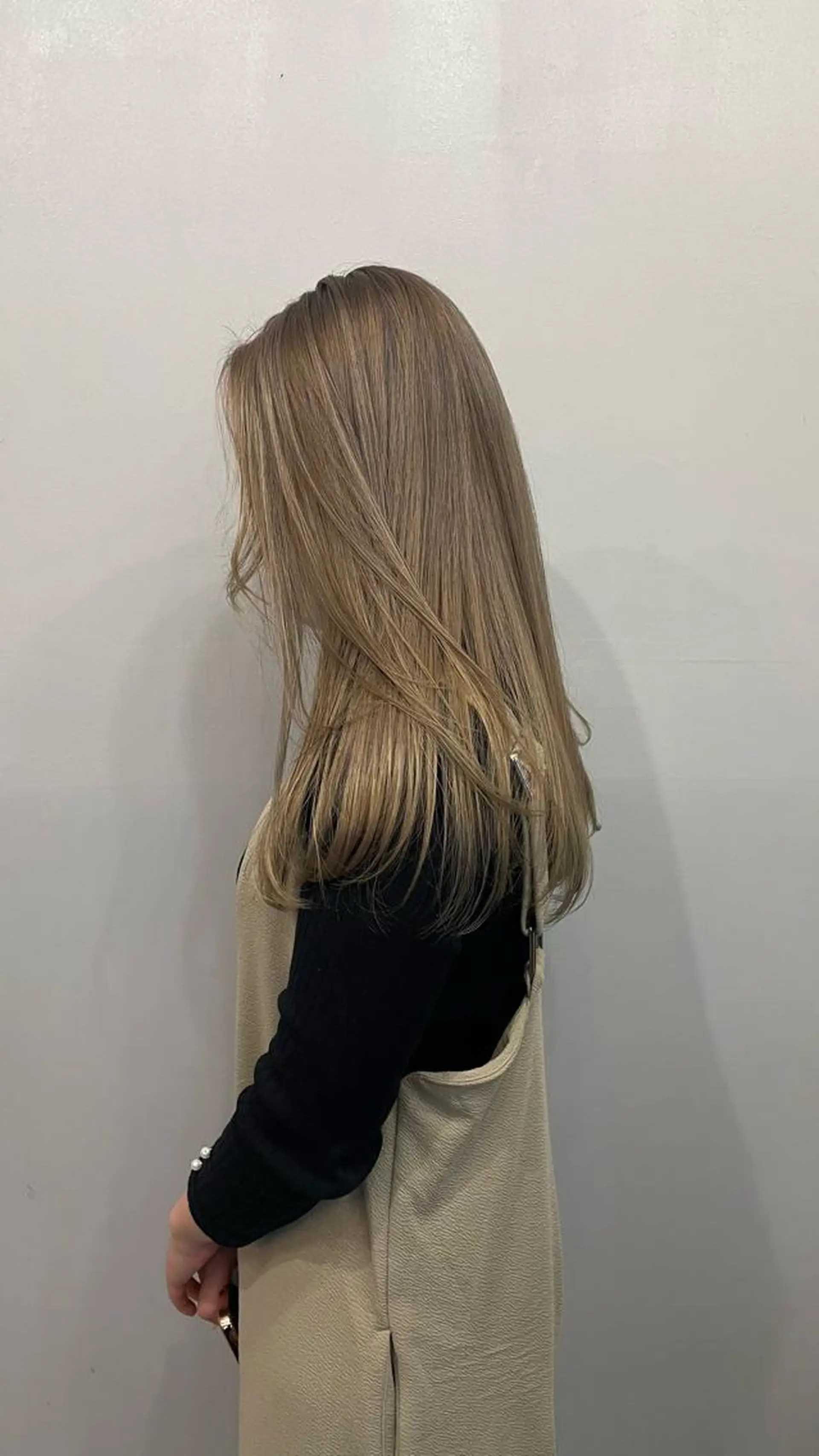 ロング カラー ベージュカラー ブリーチ ヘアカラー トリートメント ヘアセット 💐ナチュラルヘア Kroda💐のヘアスタイル