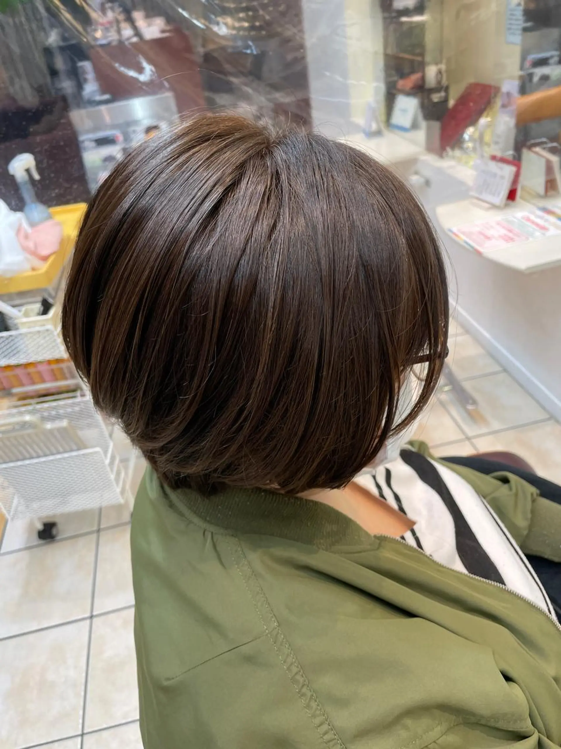 ショート カット ヘアカラー トリートメント 髪質改善/レイヤー/ 小顔/デザインのヘアスタイル