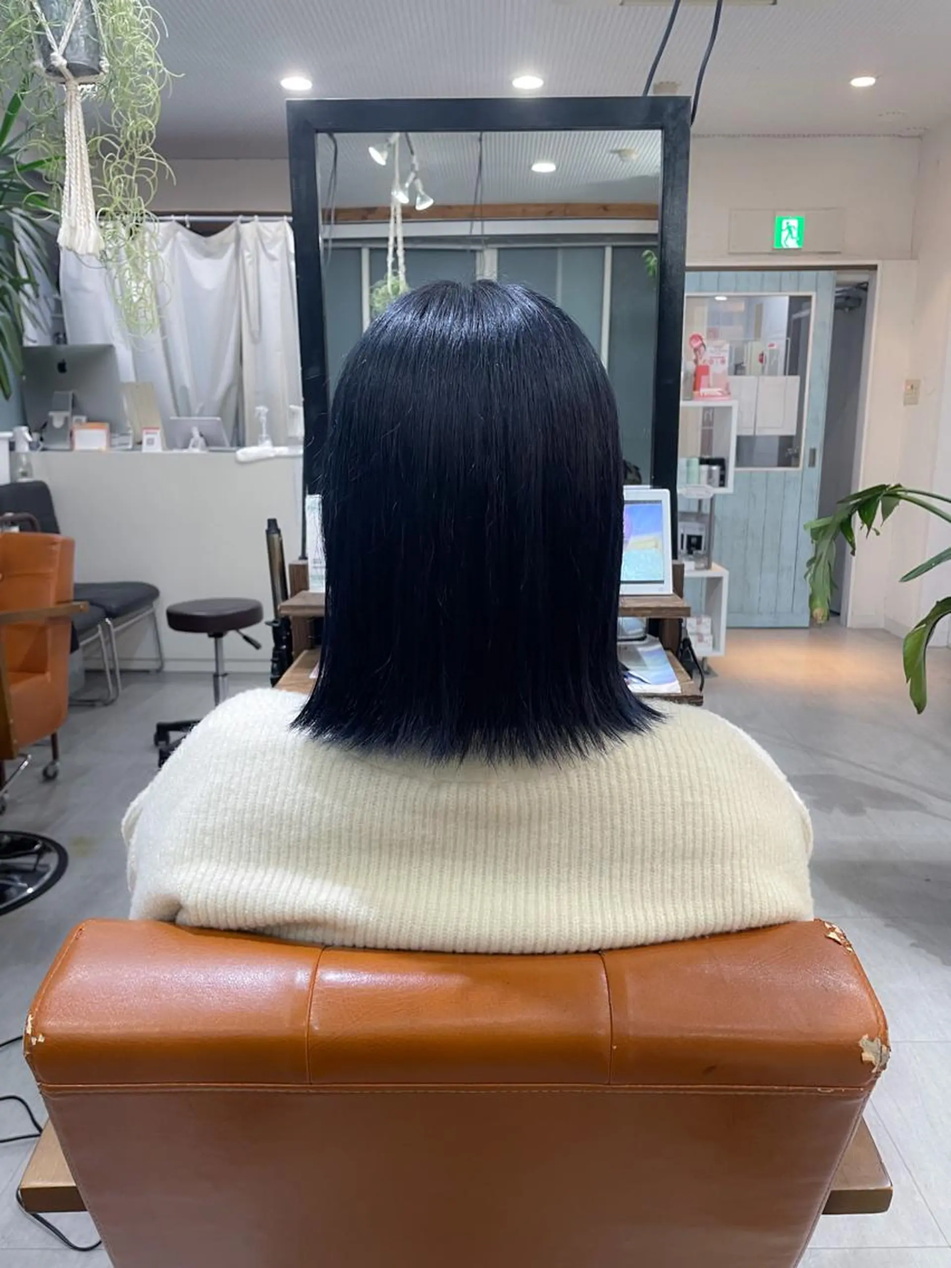 ミディアム カラー ブリーチ ブルーカラー ネイビーカラー ヘアカラー かんばら りょーいのヘアスタイル