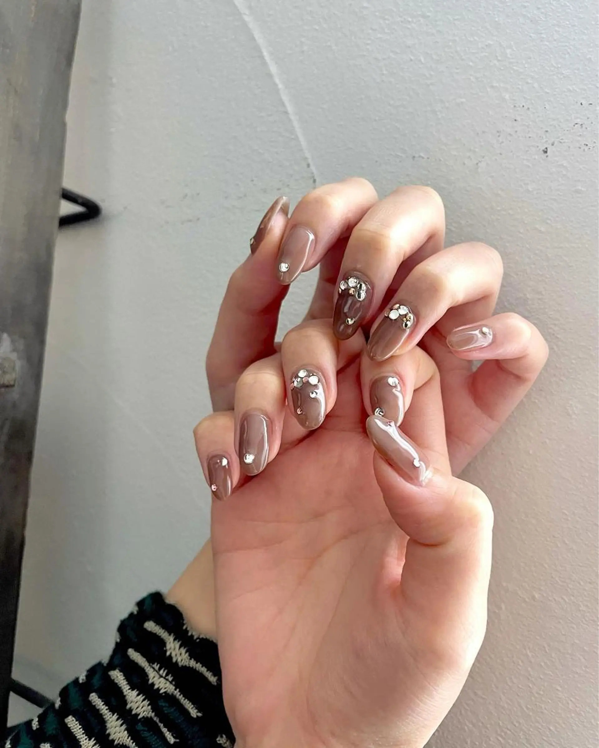 ネイル ブラウン フットネイル ジェルネイル 韓国ネイル ニュアンスネイル ハンドネイル 甲府市徳行 🧸prunelleのネイルデザイン