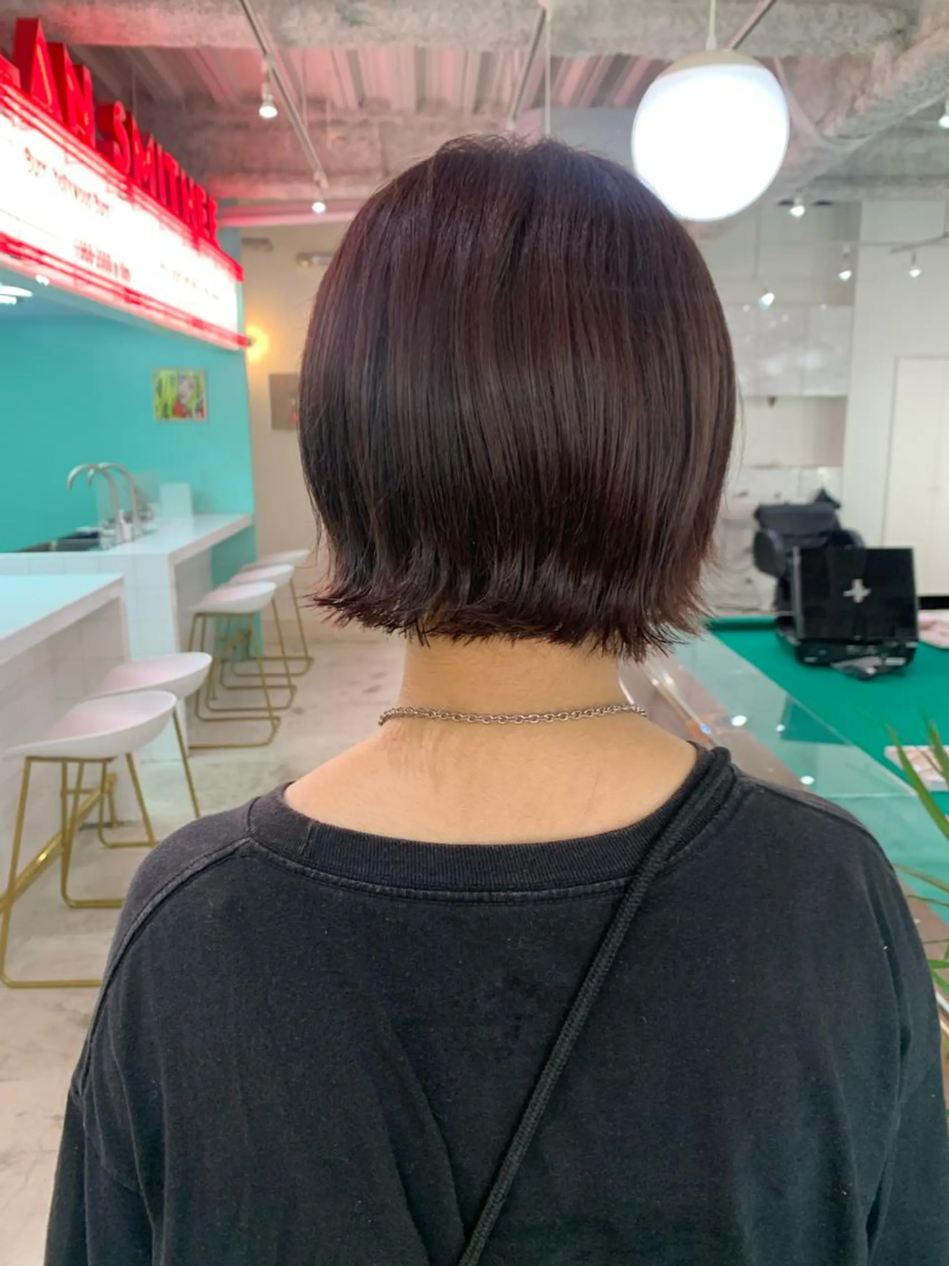 ショート カラー ヘアアレンジ カット ヘアカラー トリートメント 🧨ブリーチー×ボブ レイヤー💎じゅえるのヘアスタイル