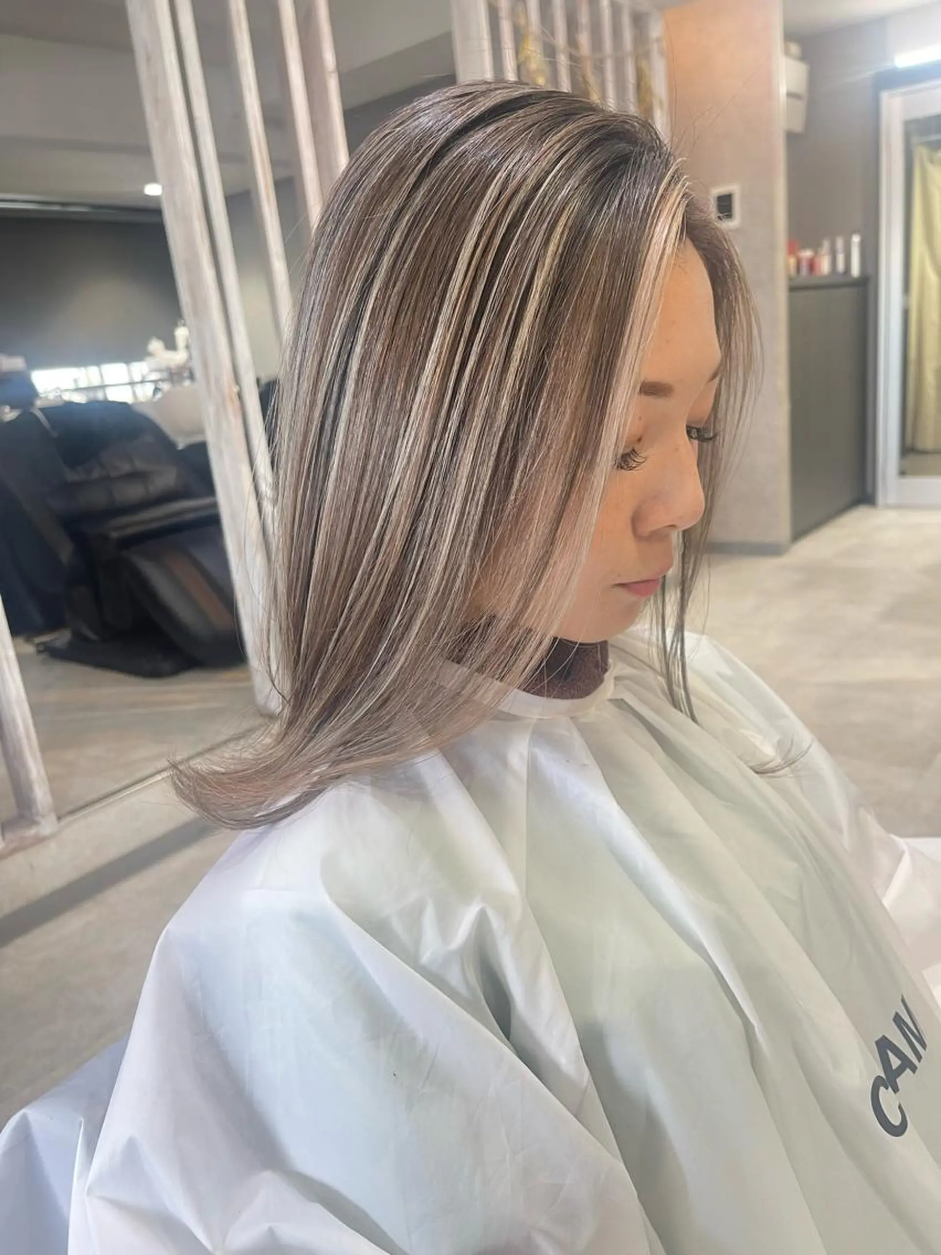 セミロング カラー ヘアアレンジ ミストバング  フェイスフレーミング ハイライトカラー ハイライト ヘアカラー 松井那津子 /ハイライトブリーチのヘアスタイル