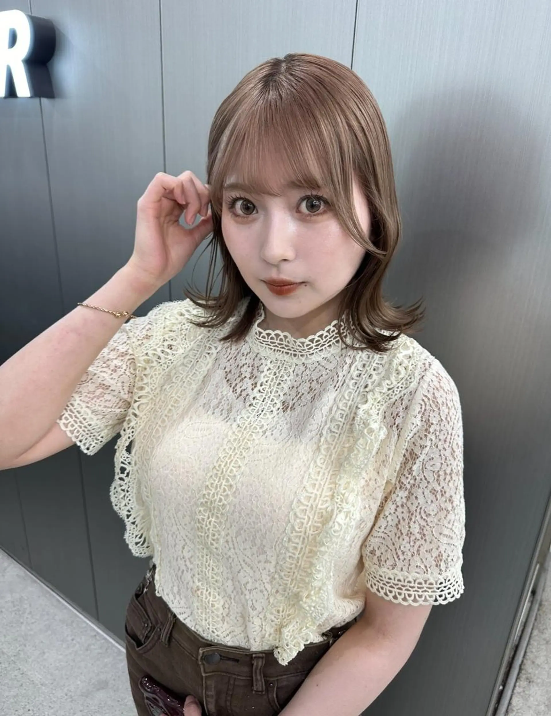 カラー ミディアム くすみミルクティー／ ブラウン🪡TOWAのヘアスタイル