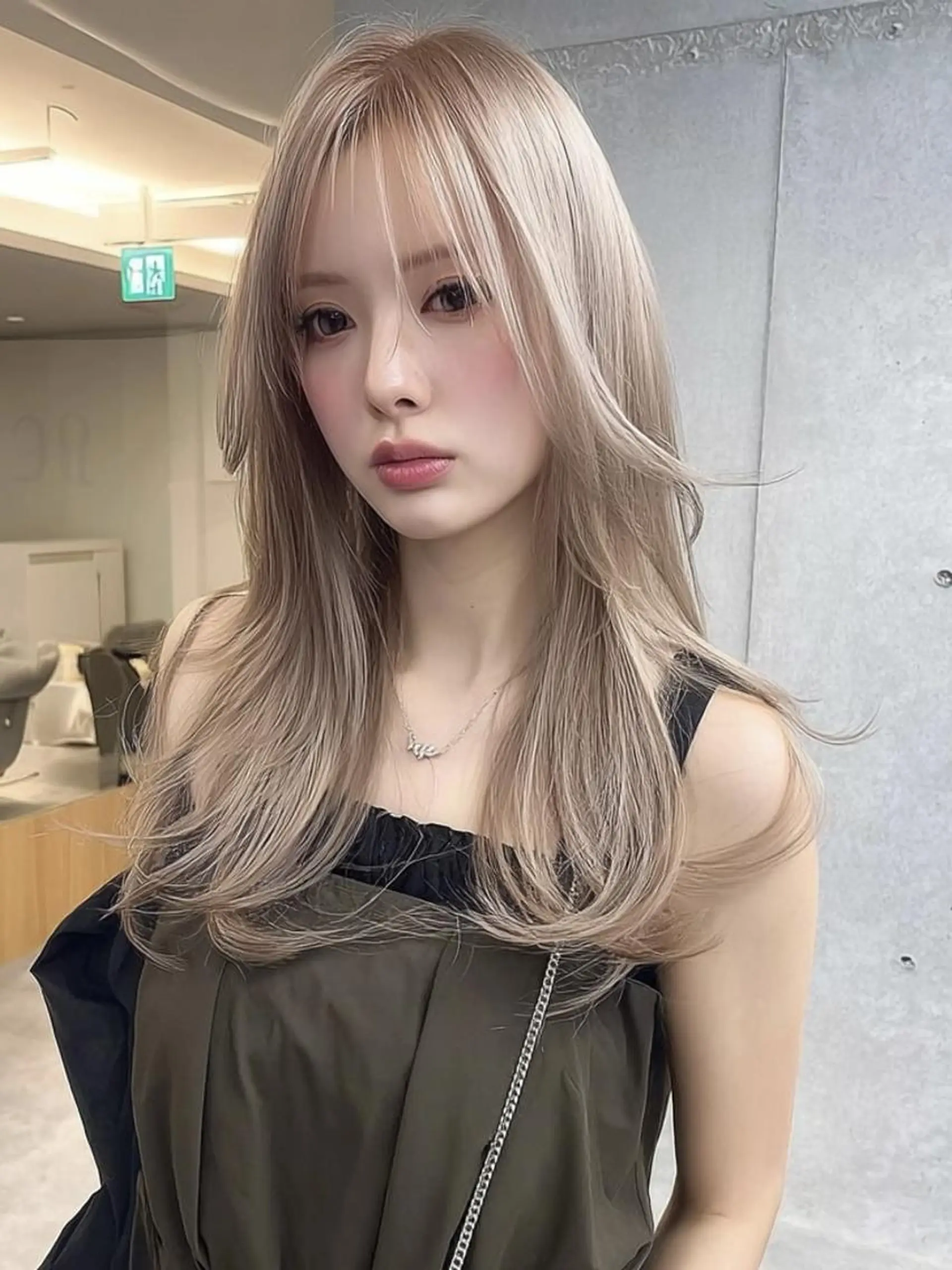 ロング ボブ 顔まわりレイヤー 髪質改善 韓国風ヘア レイヤーカット カット ヘアカラー トリートメント 川上 彩華のヘアスタイル