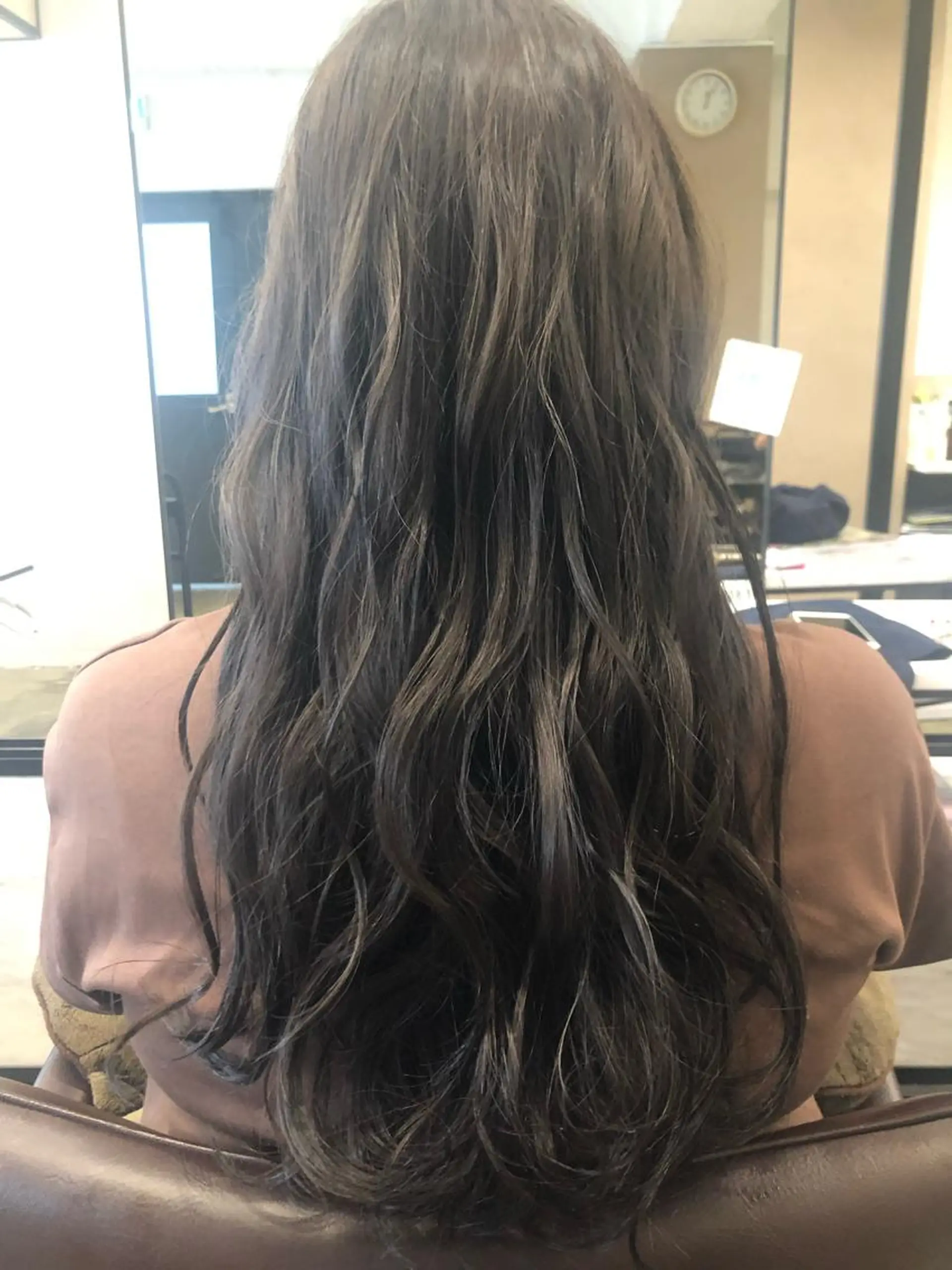 カラー アッシュ アッシュグレー 一ノ瀬 理子のヘアスタイル