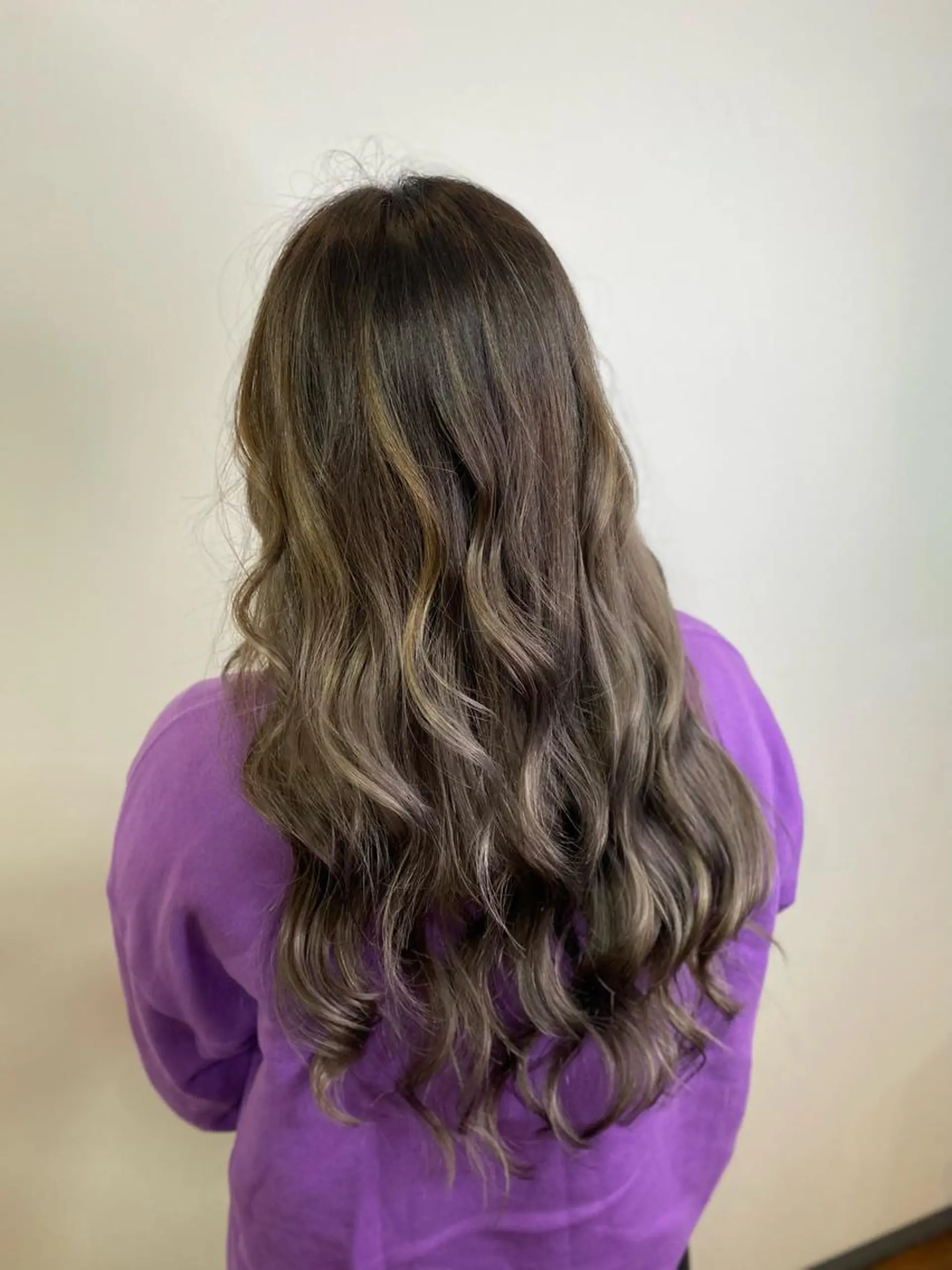 ロング カラー アッシュ ハイライトカラー バイオレットカラー バイオレットアッシュ ハイライト カット ヘアカラー トリートメント Lizir  ルズィール所属・Luzir⭐︎ GEN⭐︎のヘアスタイル