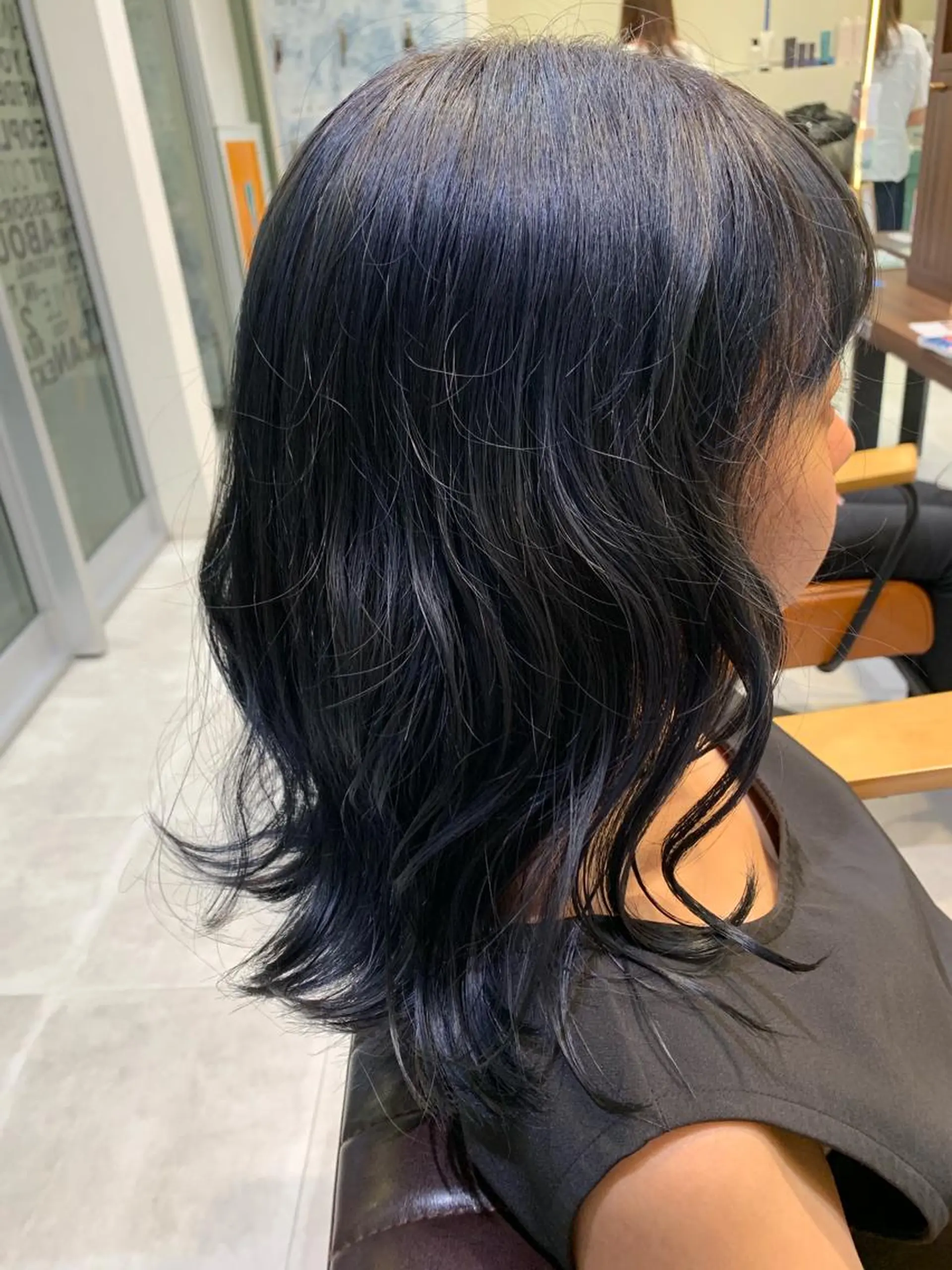 セミロング カラー 髪質改善/縮毛矯正 ツヤ髪🩷さつきのヘアスタイル
