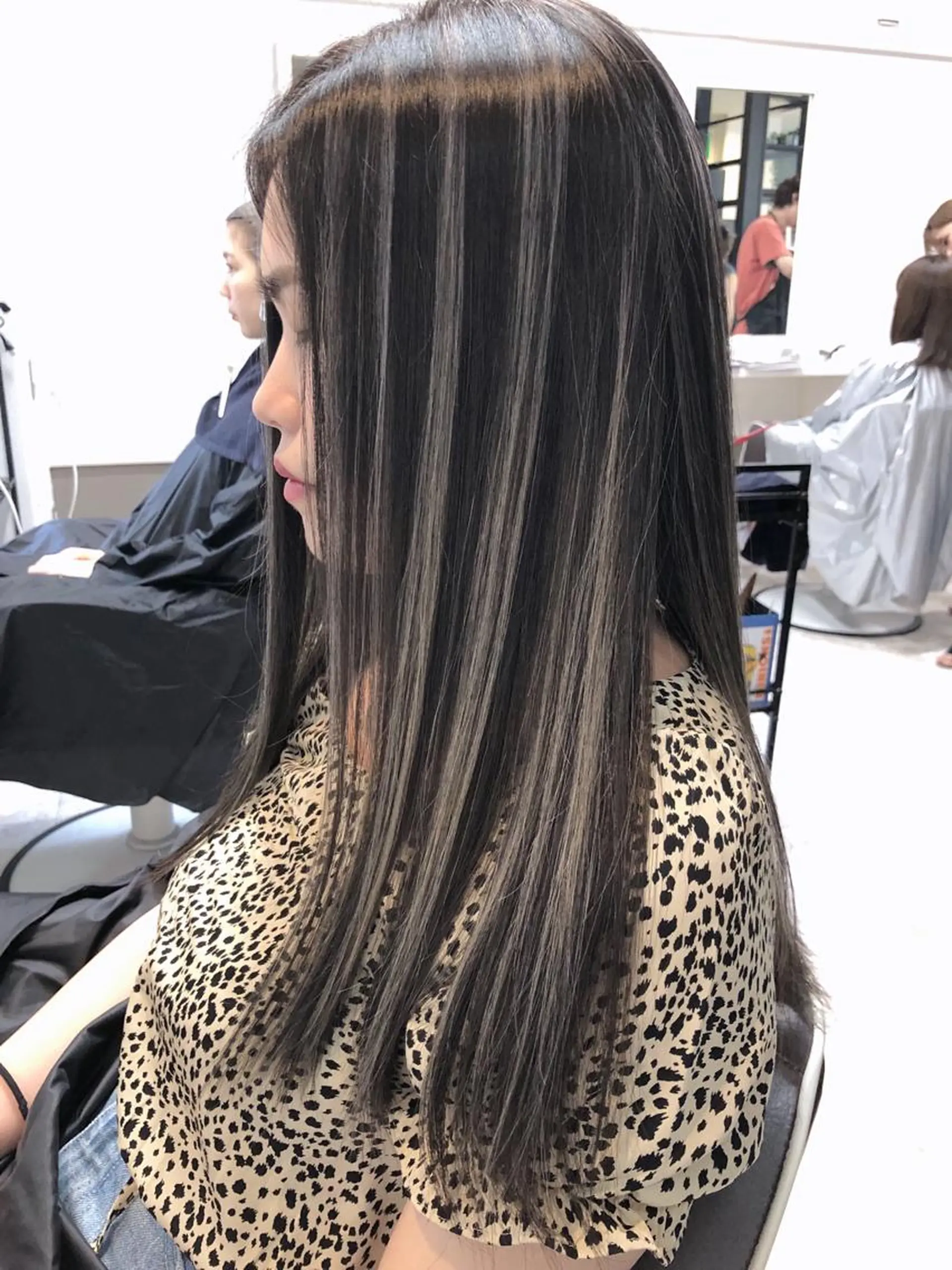 セミロング カラー ヘアアレンジ ハイライトカラー ハイライト ヘアカラー トリートメント GiseL天神カラー 髪質改善/ブリーチのヘアスタイル