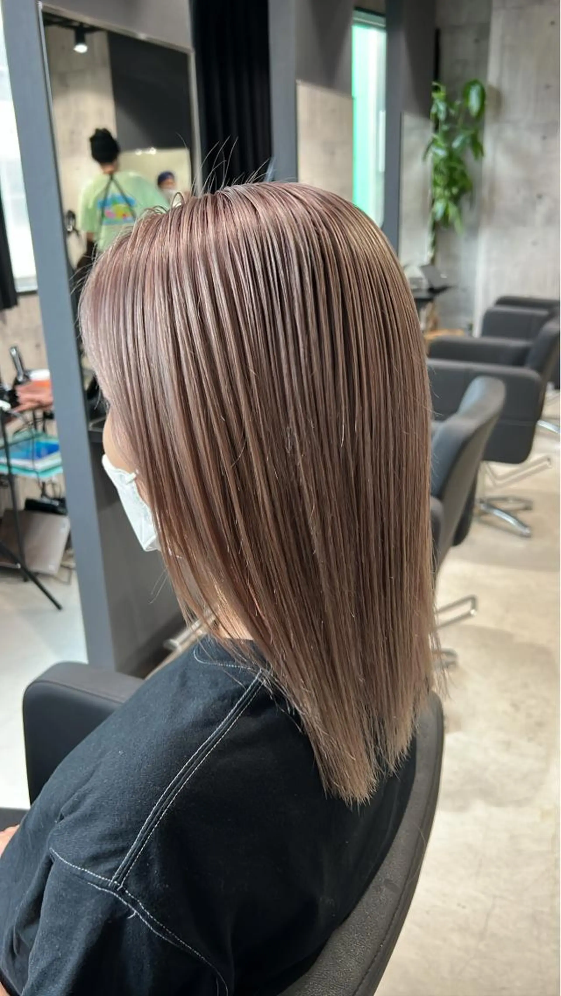 ミディアム カラー ヘアアレンジ ベージュカラー ミルクティーベージュ _WHITE京橋店所属・髪質改善_WHITE RYUSUKEのヘアスタイル