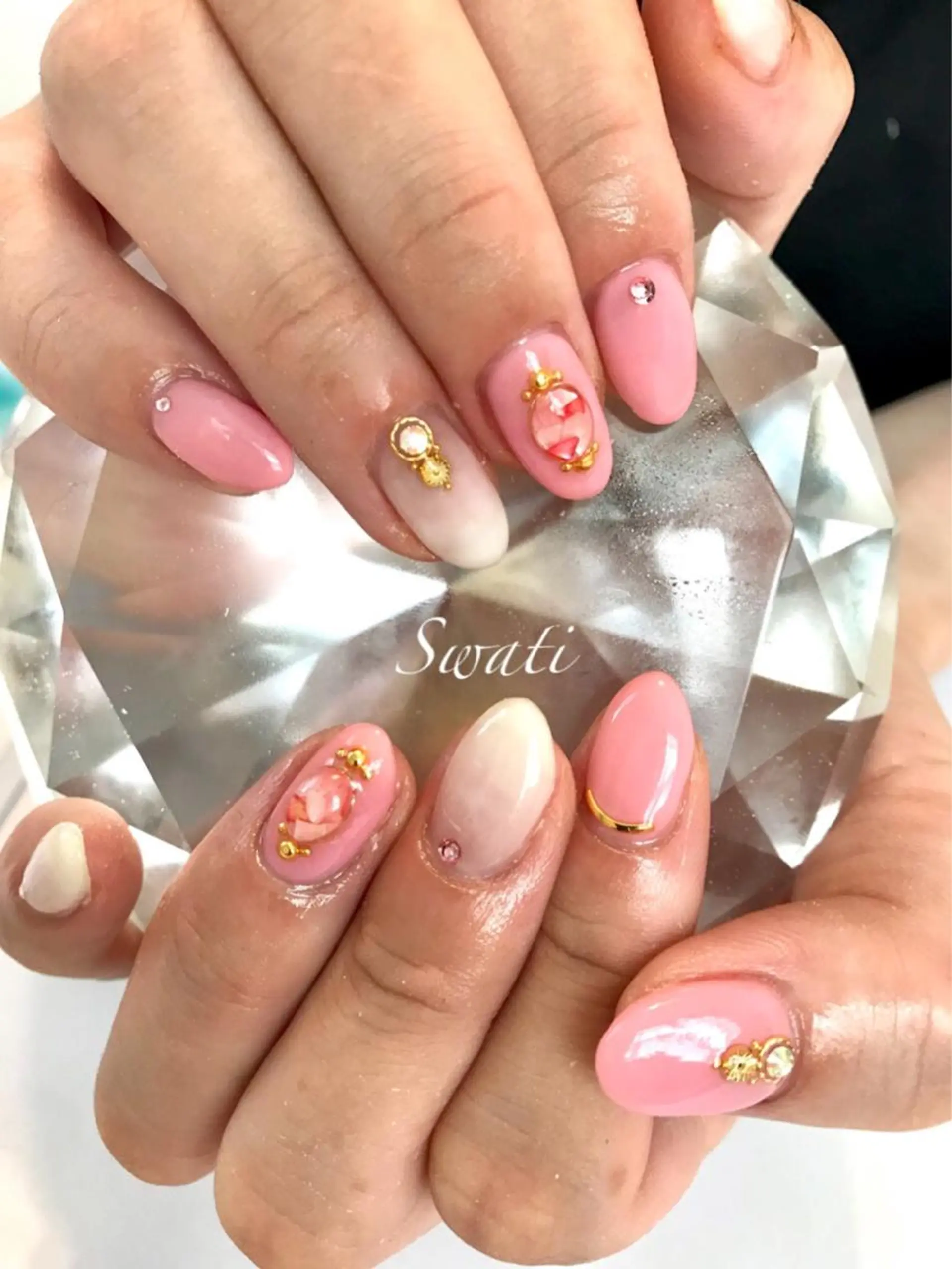 ネイル アートネイル オフィスネイル パステルネイル ピンク ぷっくりネイル yuko （ネイリスト）のネイルデザイン