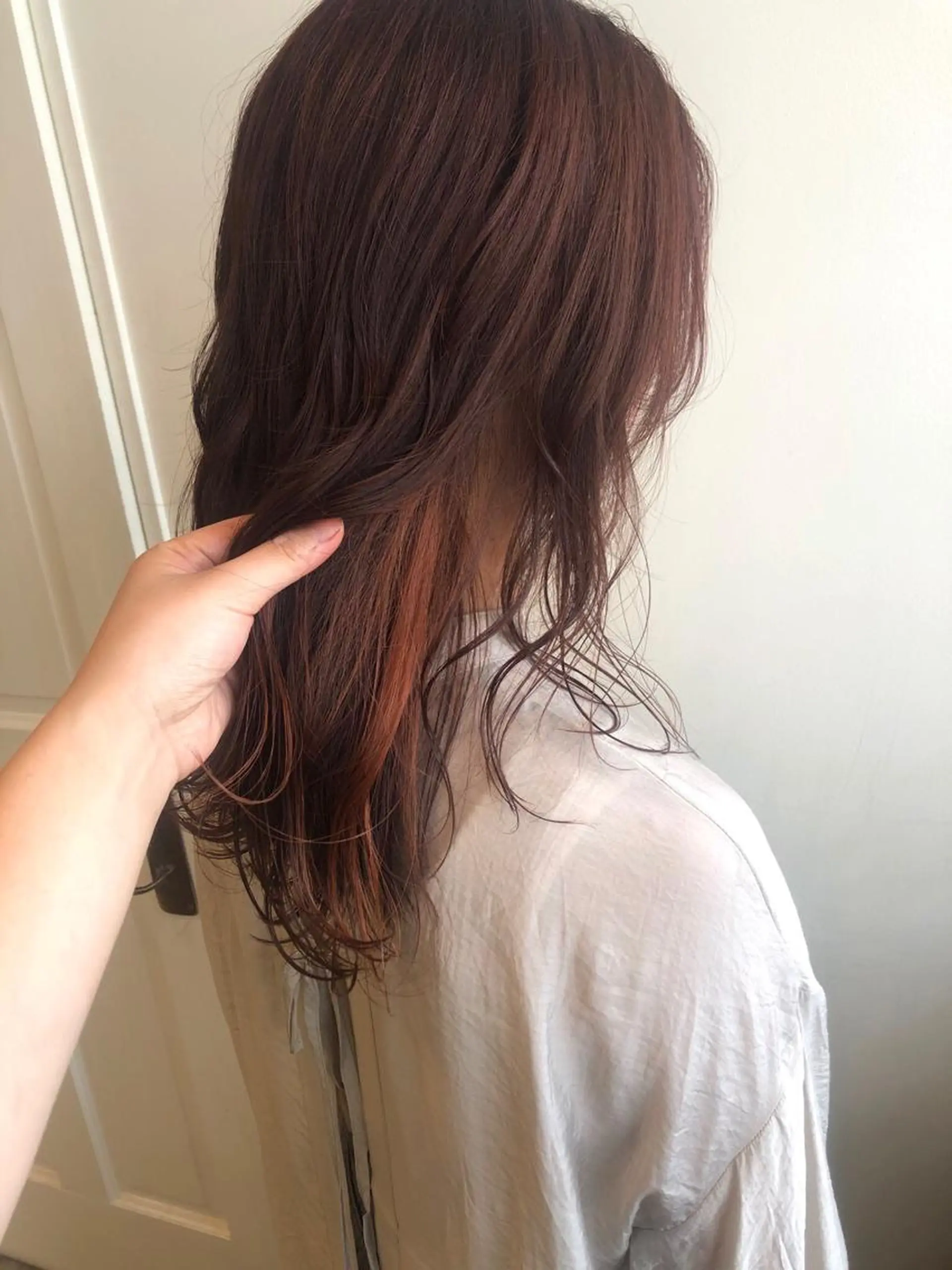 セミロング カラー ヘアカラー トリートメント MIOベージュカラー 柔らかいカラーのヘアスタイル