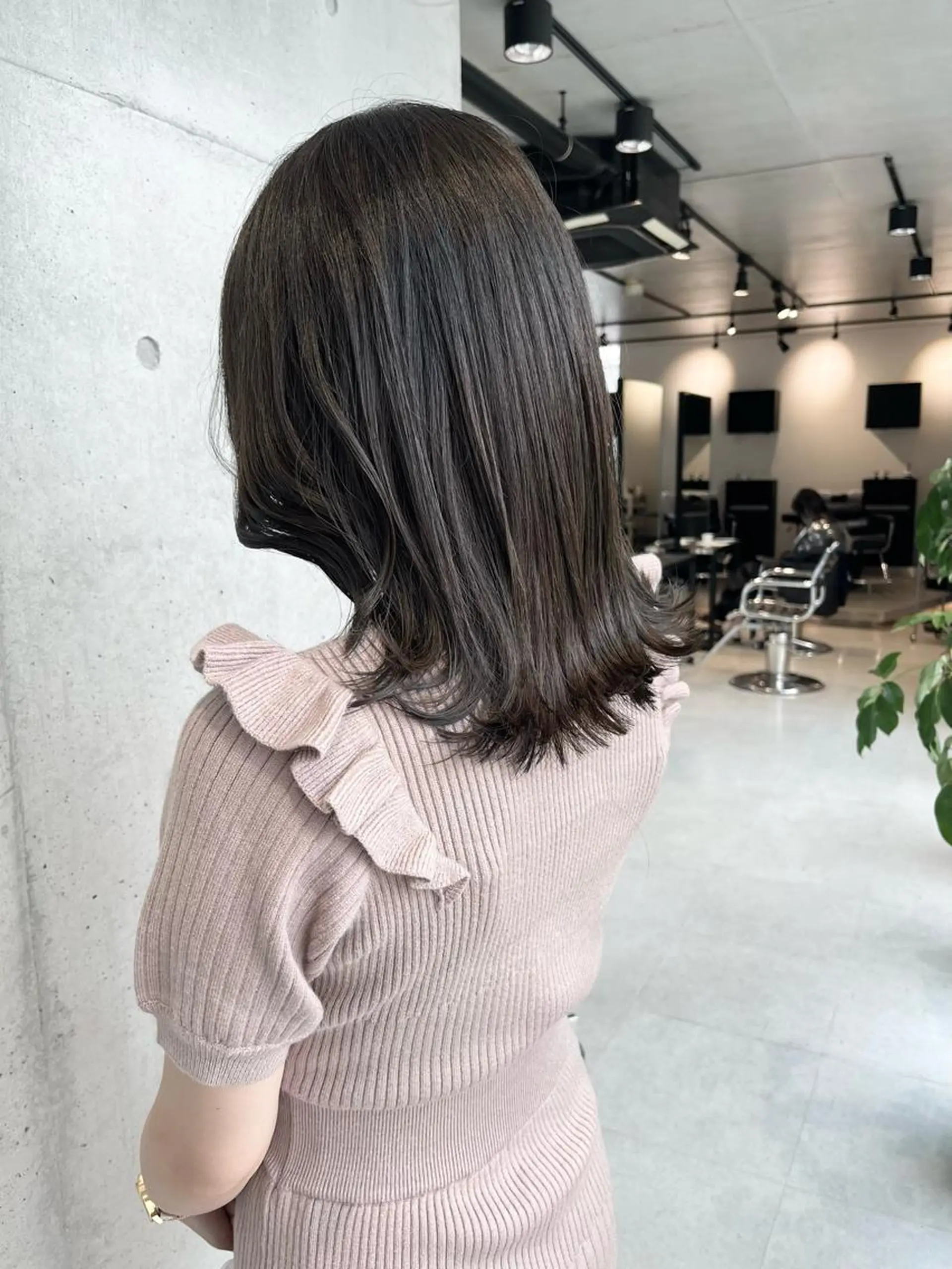 ミディアム カラー カット ヘアカラー トリートメント ヘッドスパ 透明感/オリーブ/ グレージュ/YUKAのヘアスタイル