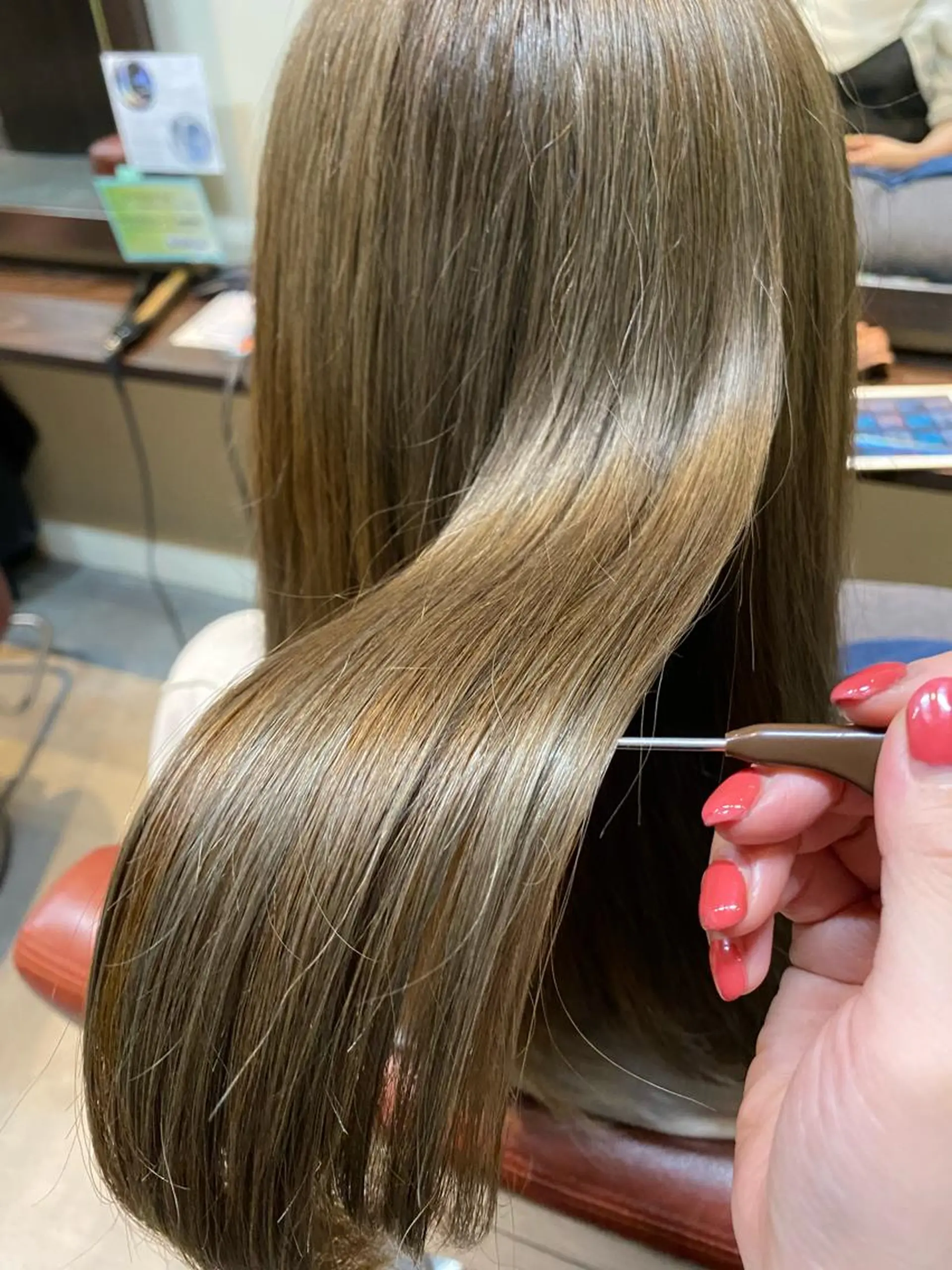 セミロング 水谷 菜央のヘアスタイル