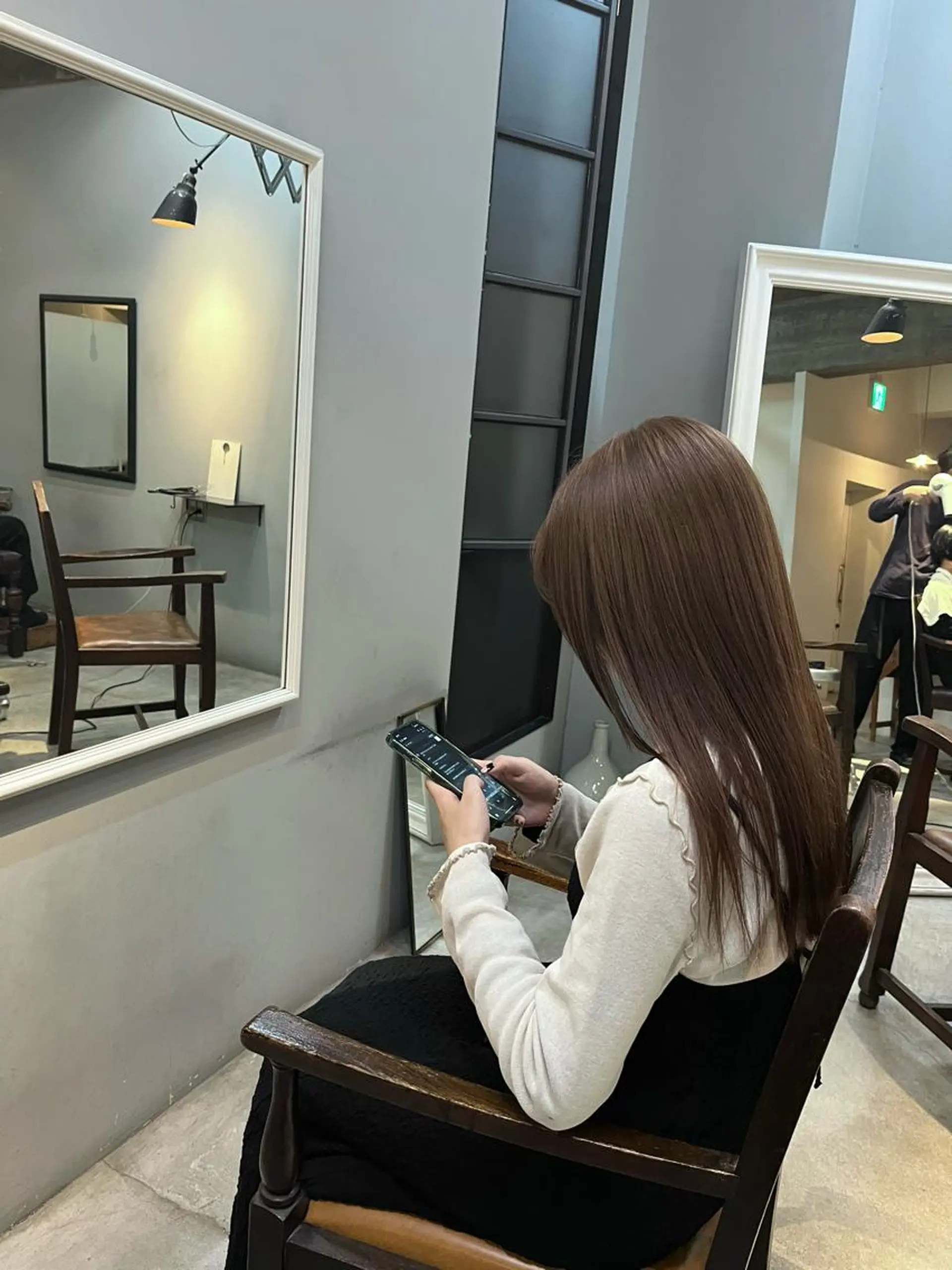 ロング カラー ベージュカラー 透明感カラー ダブルカラー ヘアカラー トリートメント 前川 華恋 / room3のヘアスタイル