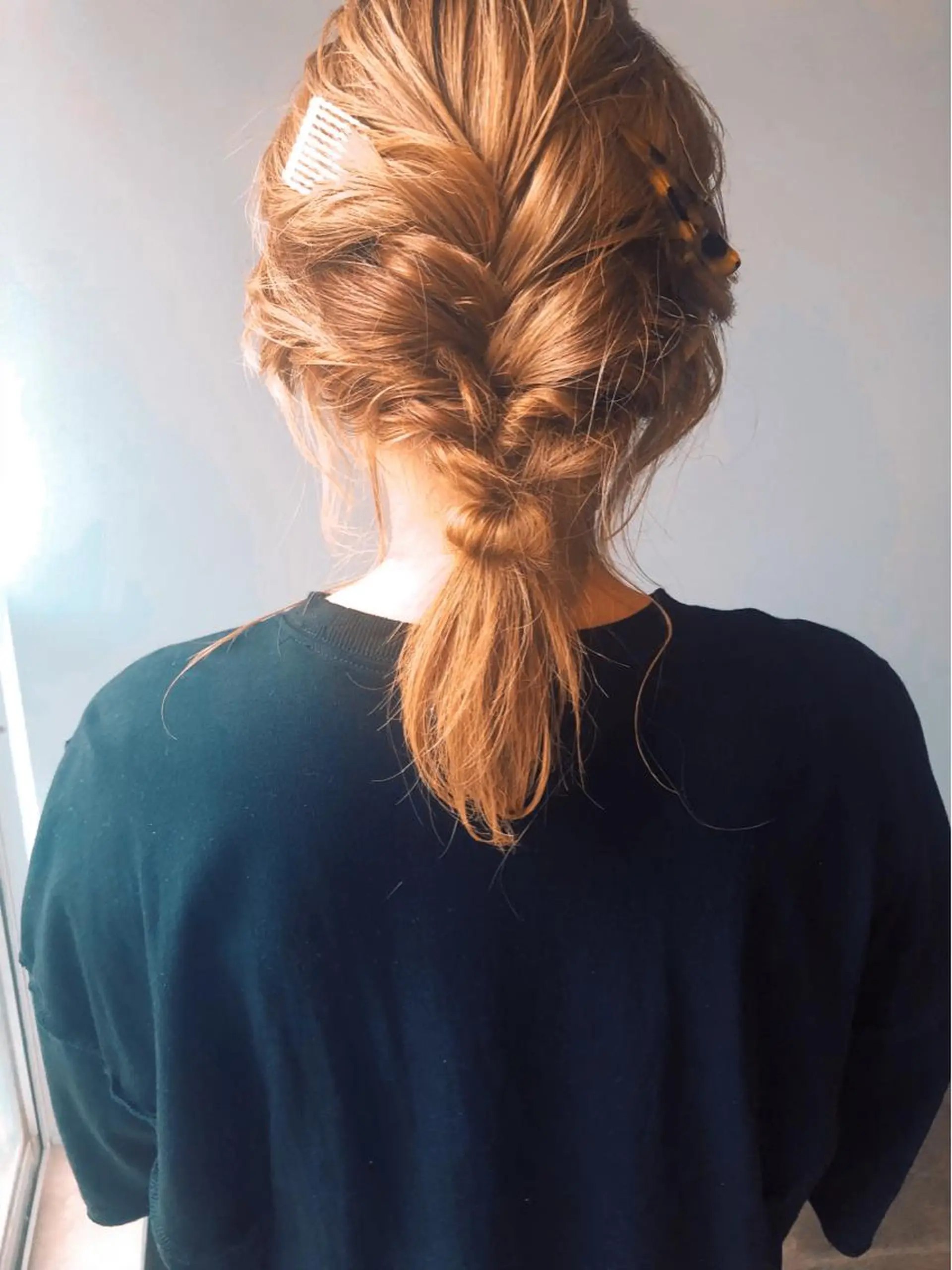 ミディアム ヘアアレンジ ウルフカット ケアブリーチ/ エクステ/レイヤーのヘアスタイル