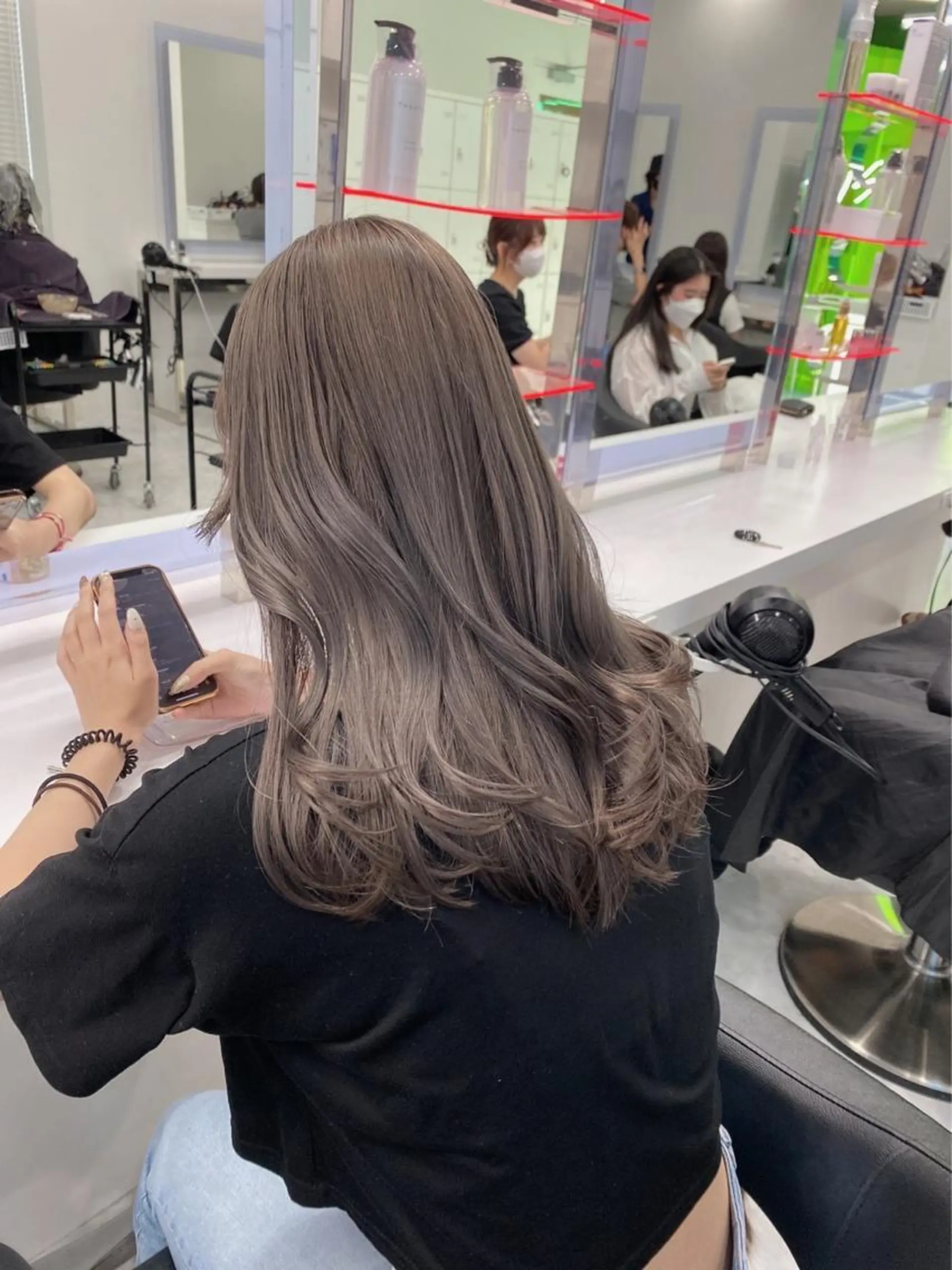 セミロング トレンドモテカラー 🩷色落ちまで可愛くのヘアスタイル