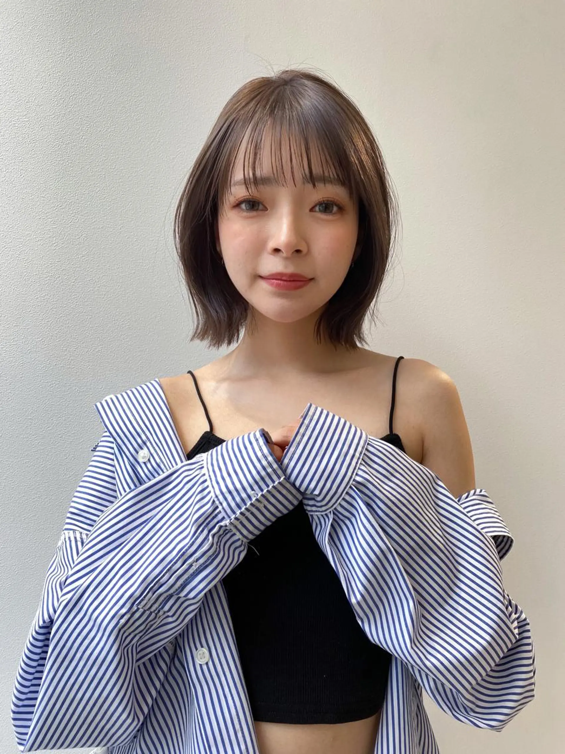 ショート 切りっぱなしボブ ボブ レイヤーカット カット ヘアカラー 栗原 瑞稀のヘアスタイル