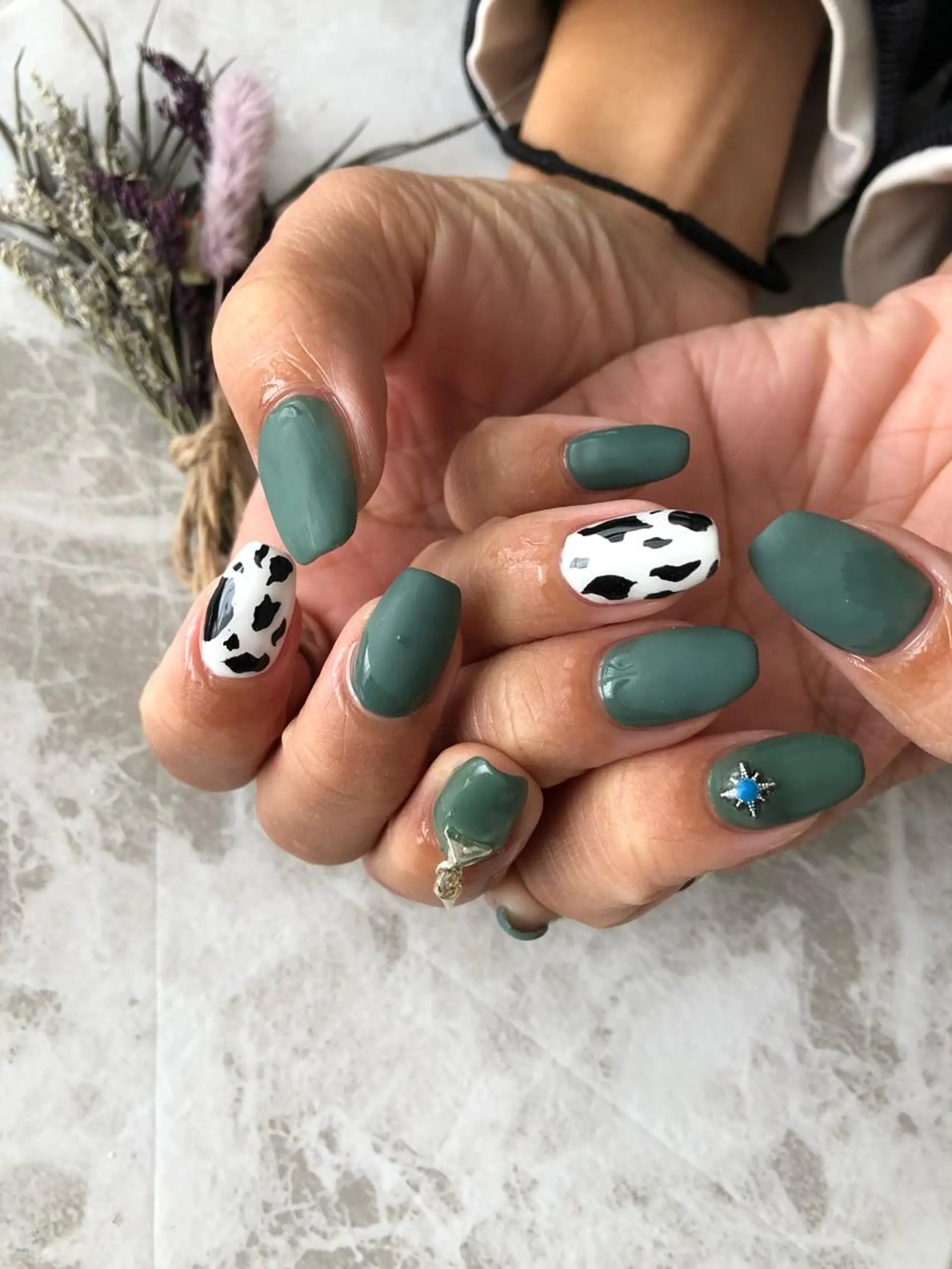 ネイル 内田 奈津美のネイルデザイン