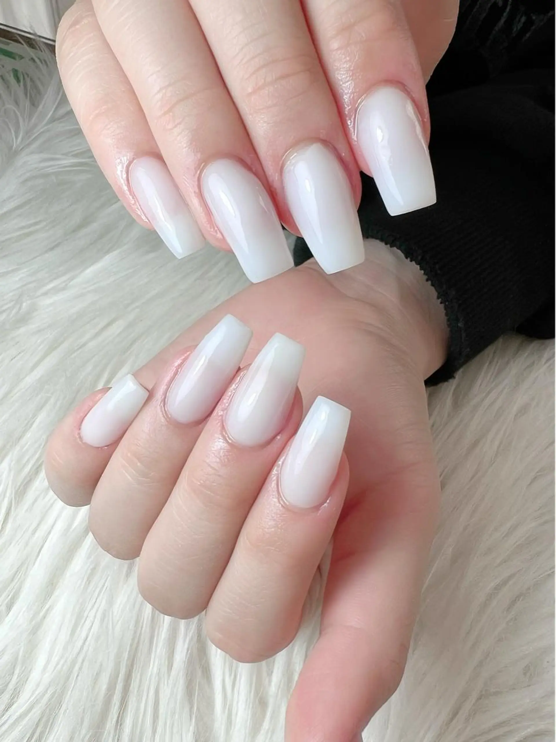 ネイル ワンカラーネイル スクエアネイル ホワイト ハンドネイル シェヌネイル JURAのネイルデザイン