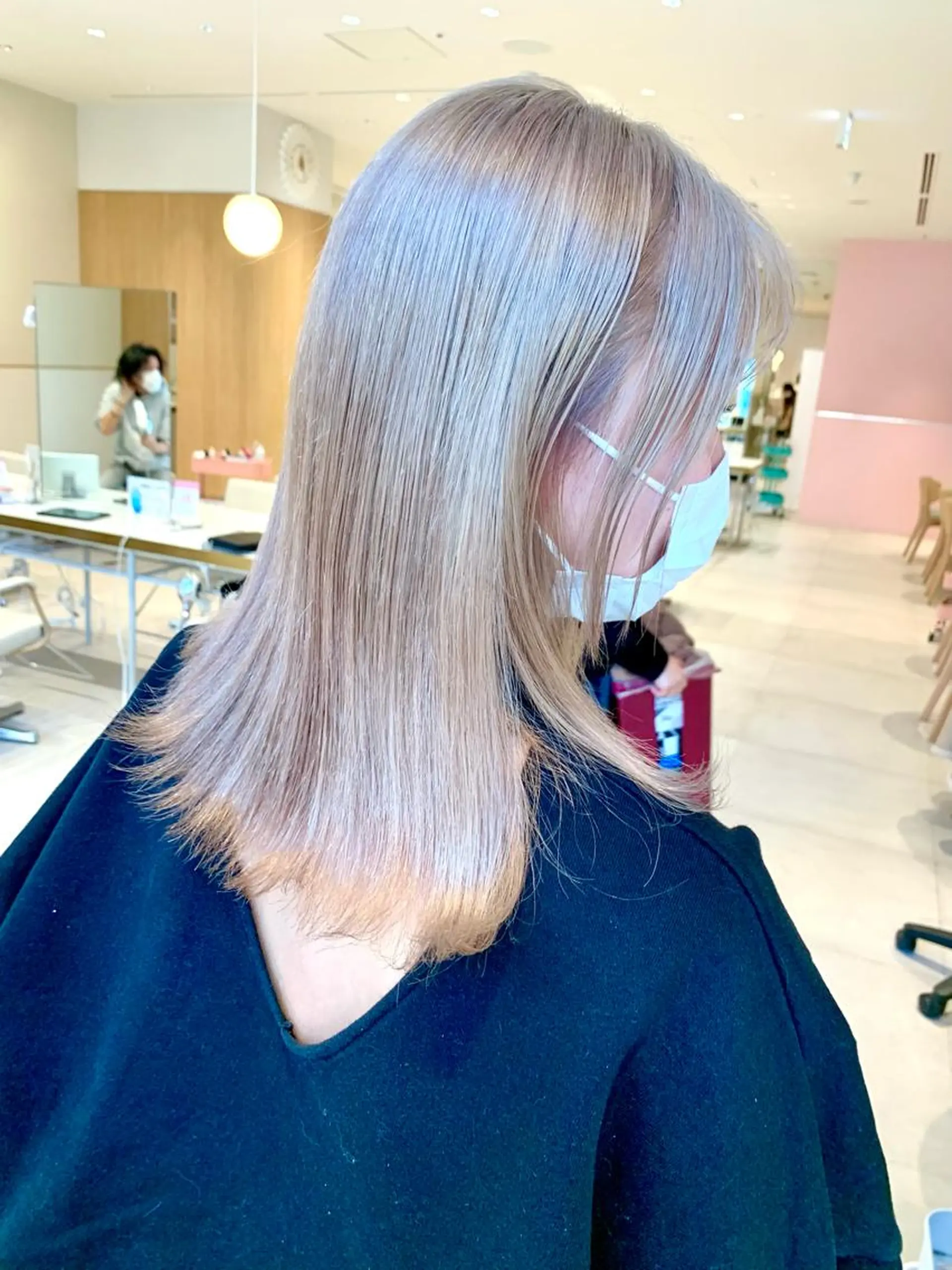 ミディアム カラー ベージュカラー 透明感カラー グレージュ ボブ ヘアカラー トリートメント ヘアセット レイヤー専門家 ダブルカラー修のヘアスタイル