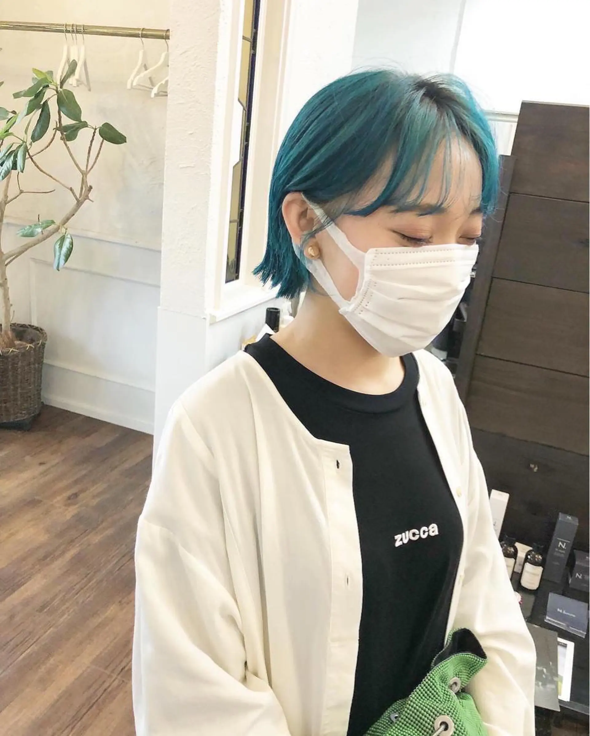 ショート カラー 切りっぱなしボブ グラデーションカラー グレージュ ハイライトカラー インナーカラー 江原 彩華のヘアスタイル