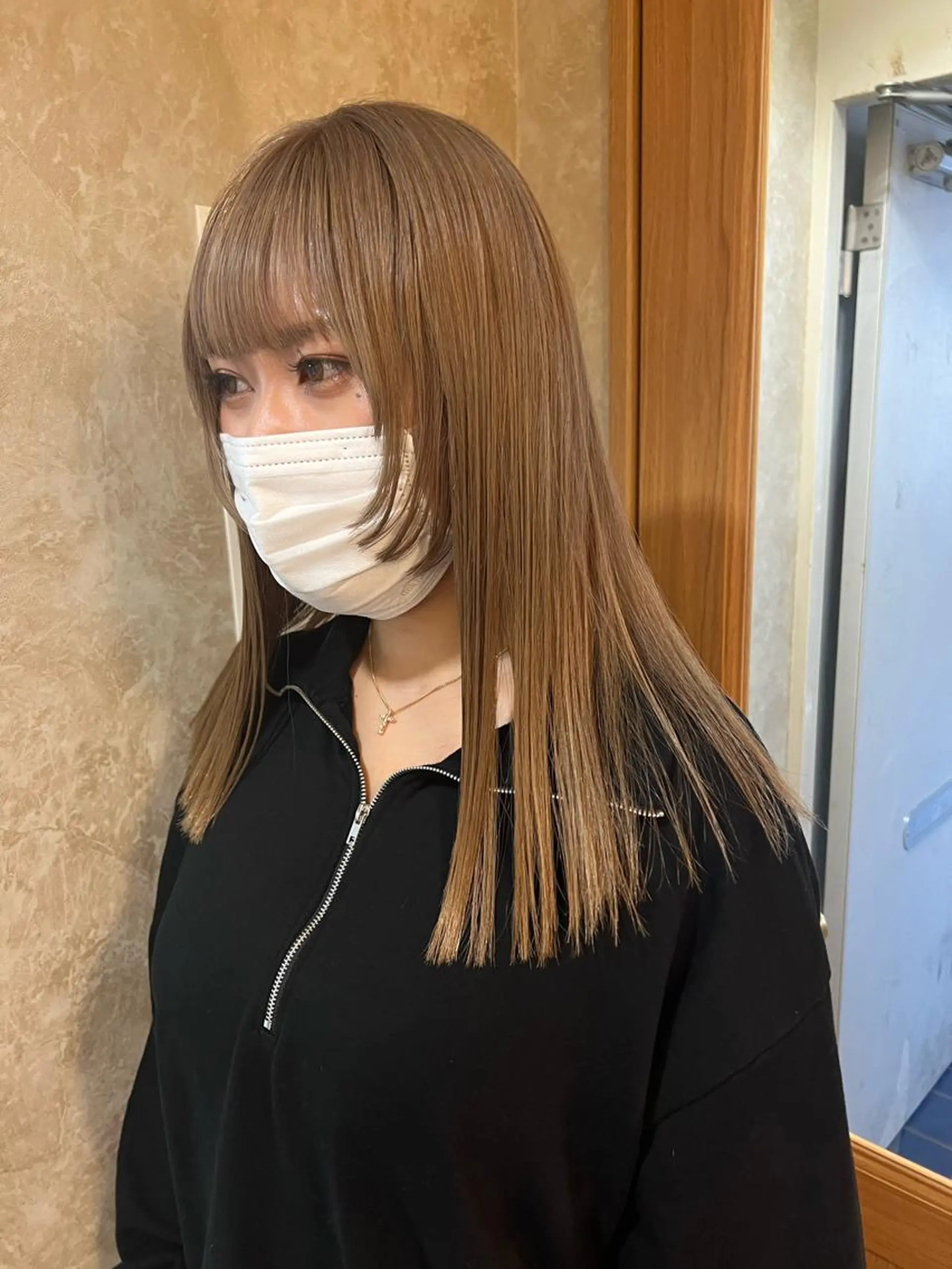 セミロング 顔まわりレイヤー レイヤーカット 丸山 史香のヘアスタイル