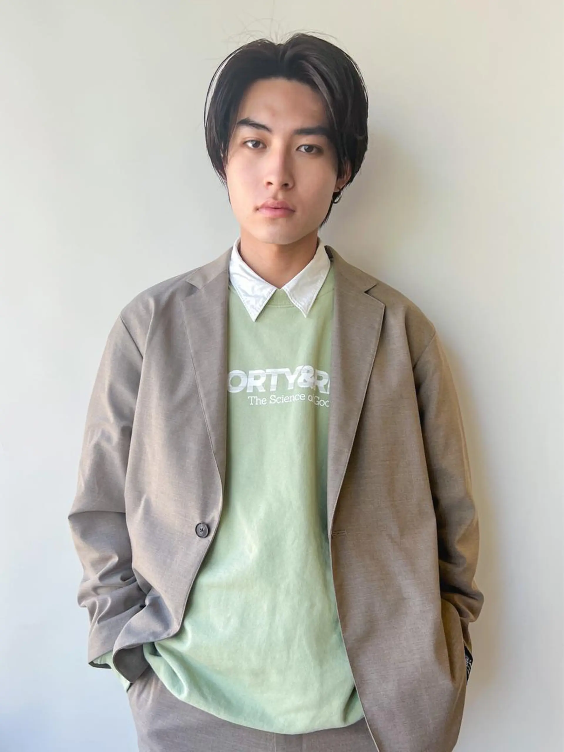 ショート メンズ センターパート カット パーマ メンズカット曲がる 縮毛矯正佐々木タクマのヘアスタイル