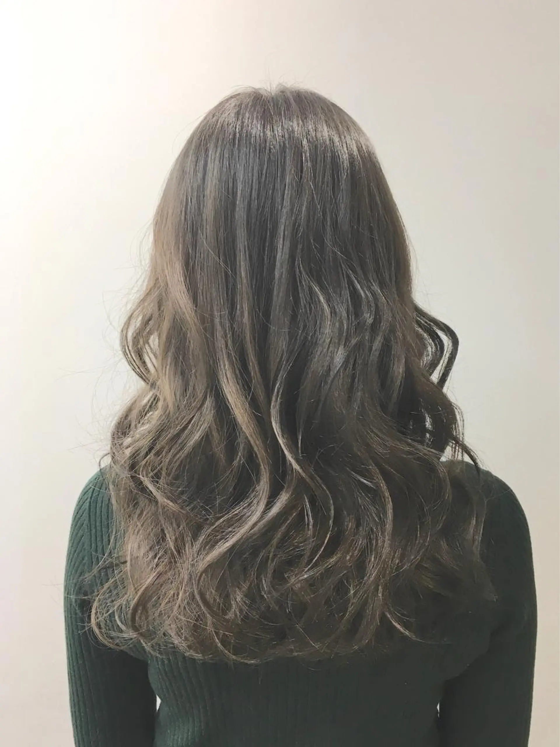 ロング カラー グレージュ ヘアカラー トリートメント ヘッドスパ ヘアセット go today shaire salon 本店所属・yoshi ☆のヘアスタイル